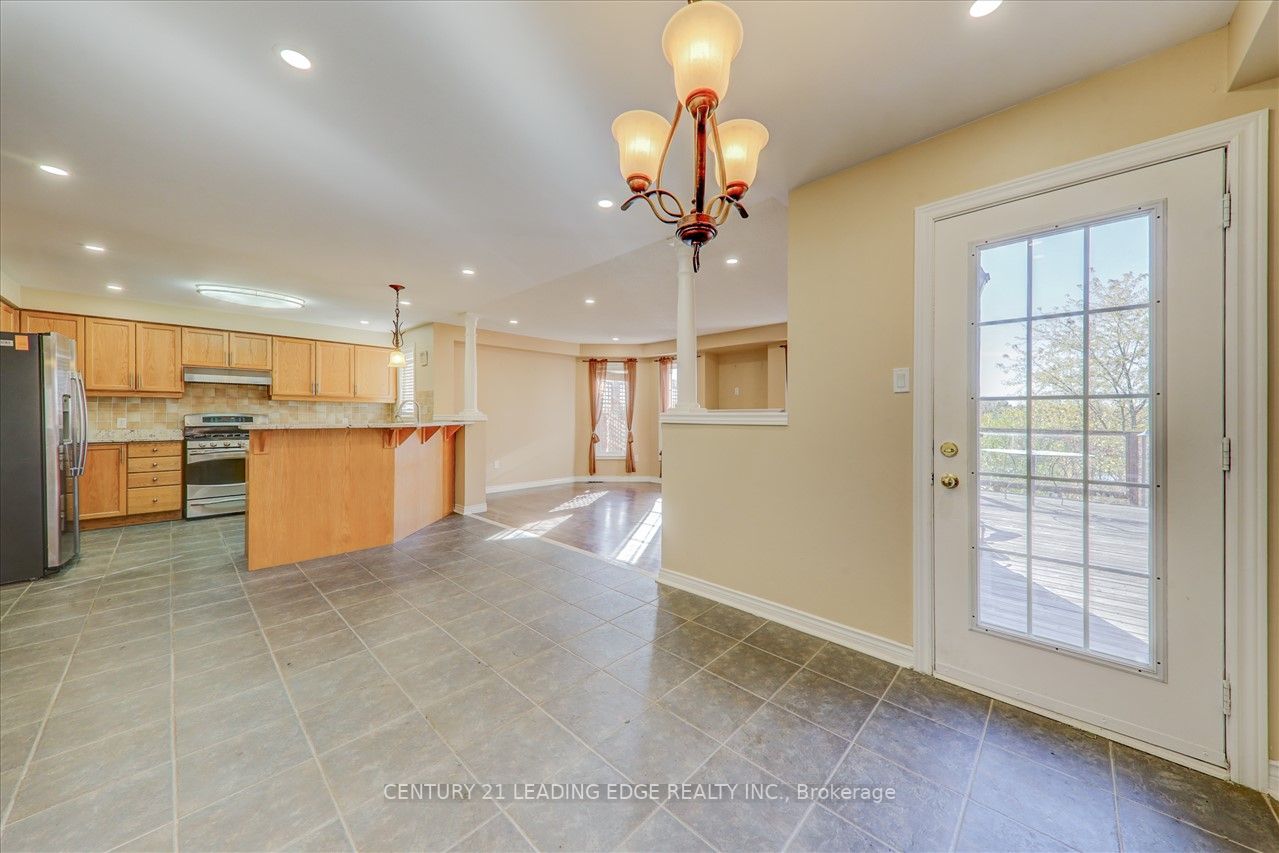 8 Woodcock Ave, #Main