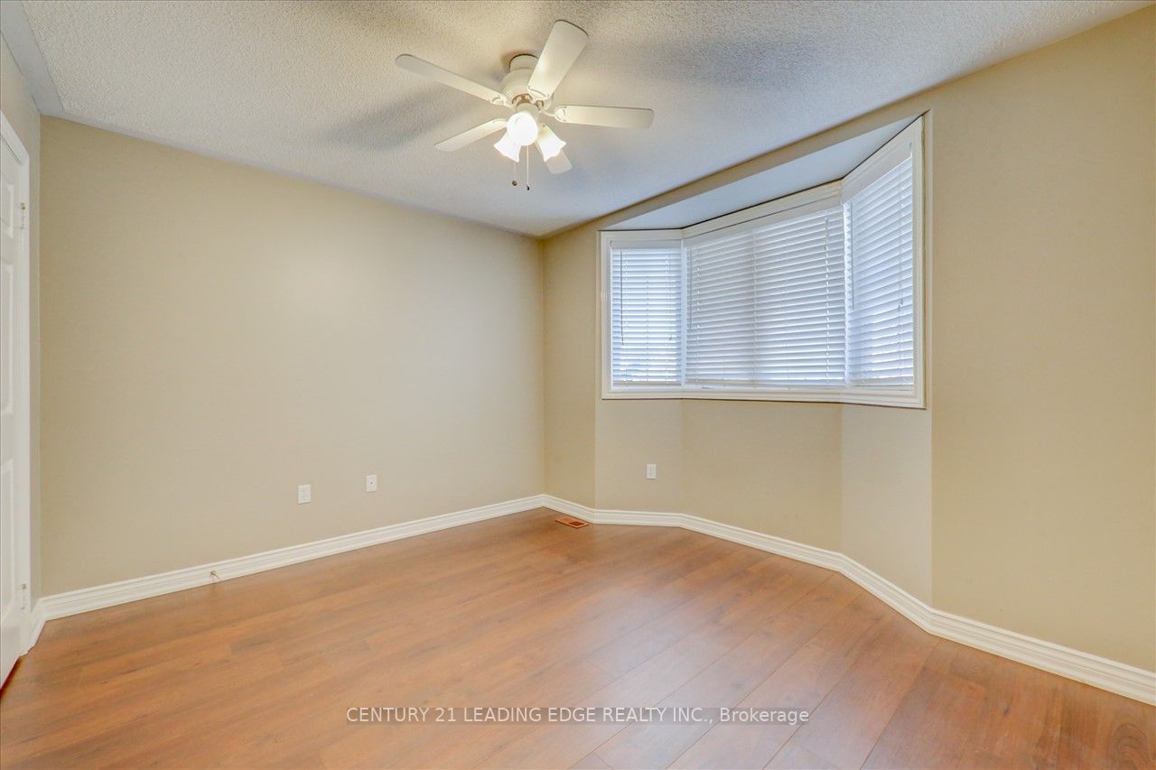 8 Woodcock Ave, #Main