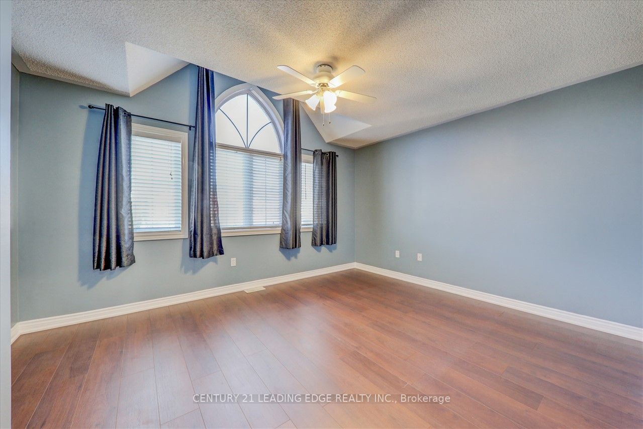 8 Woodcock Ave, #Main