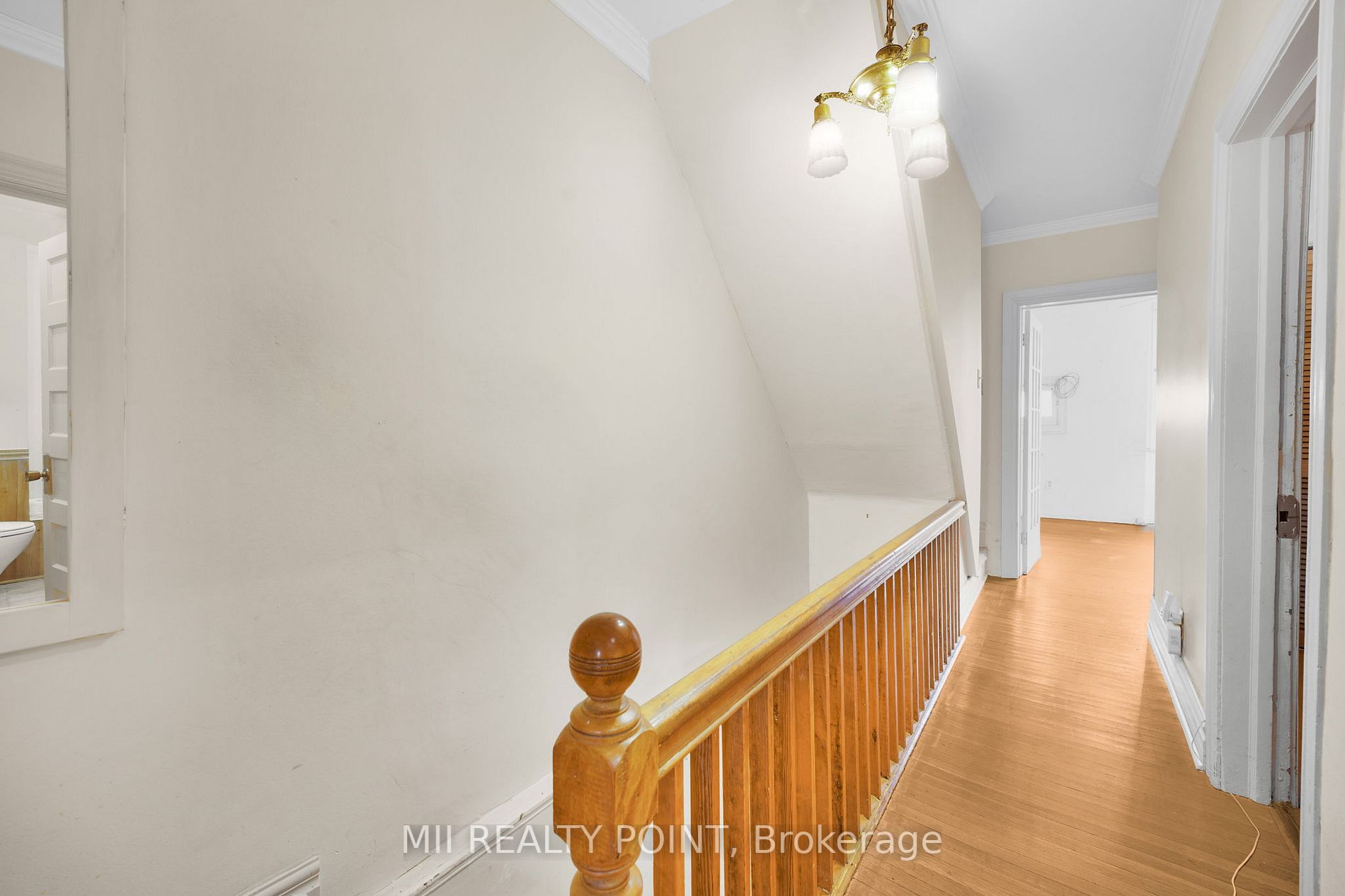 73 Leuty Ave
