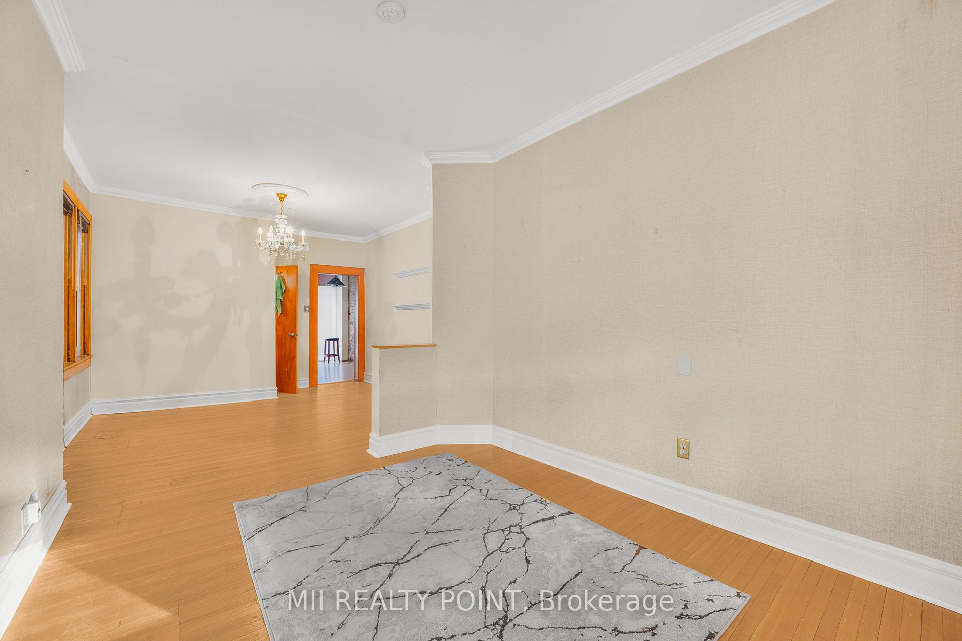 73 Leuty Ave