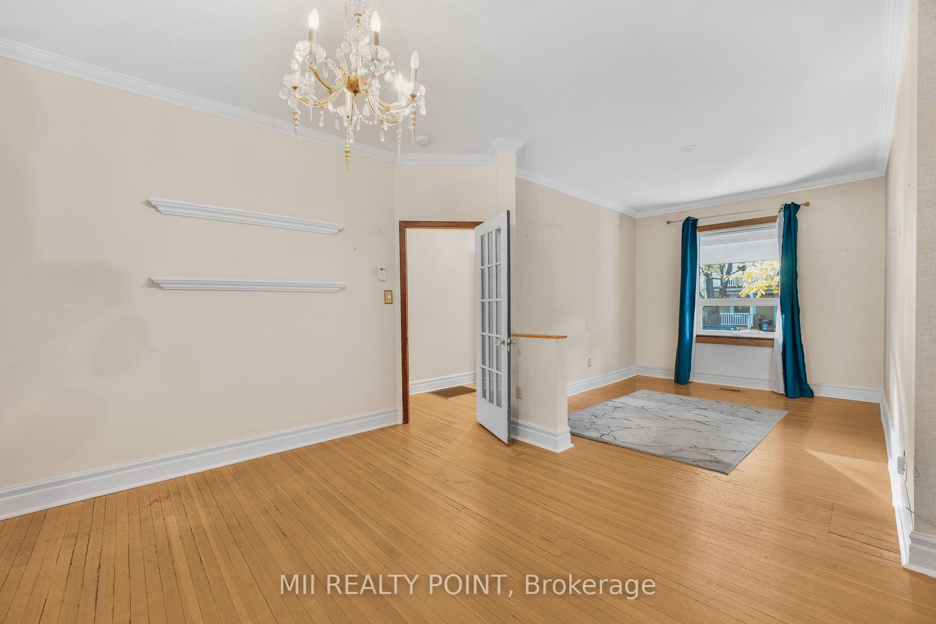 73 Leuty Ave