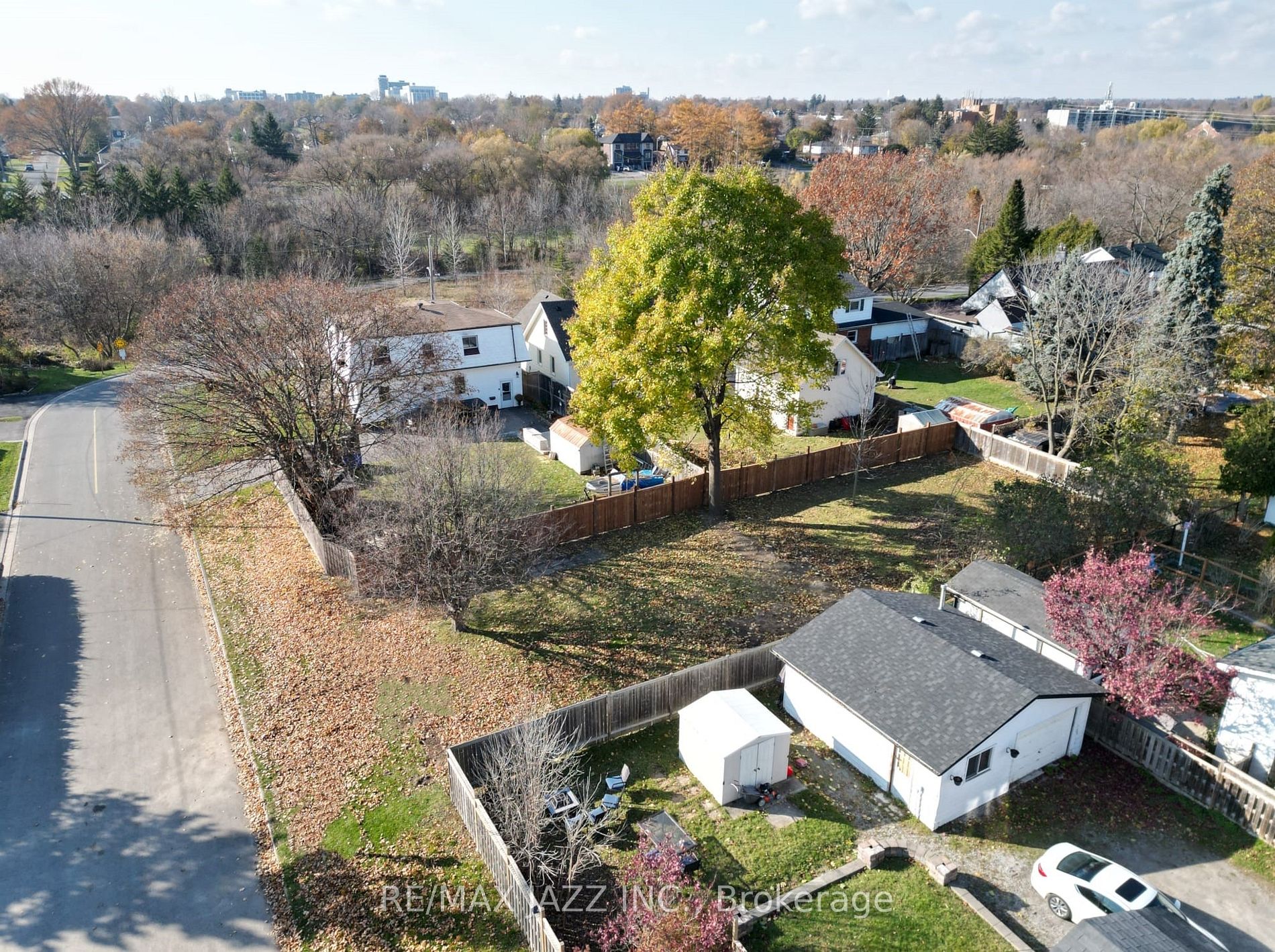 760 Hoskin Ave
