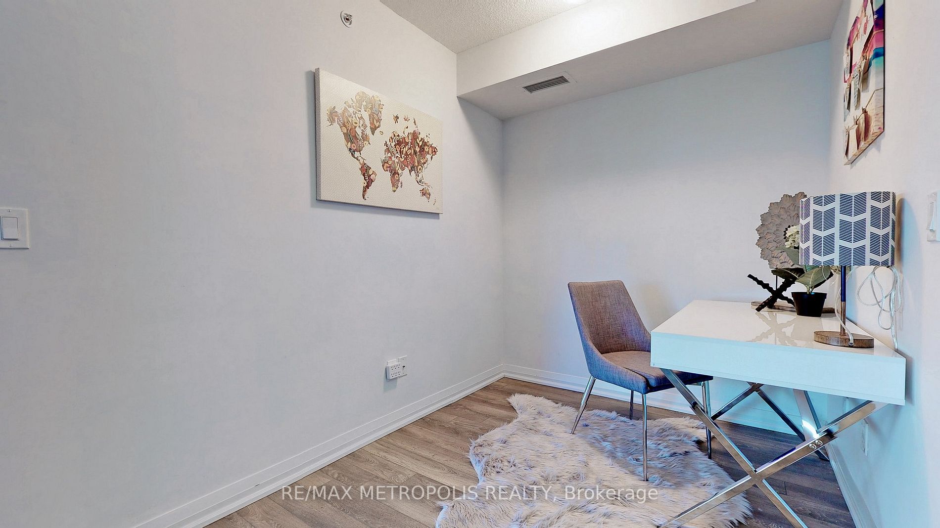 30 Meadowglen Pl, #2405