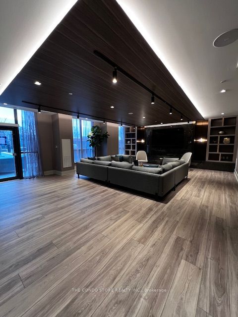 286 Main St, #212