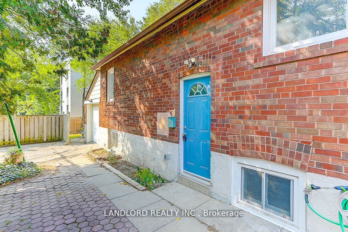 1206 Broadview Ave, #Lower
