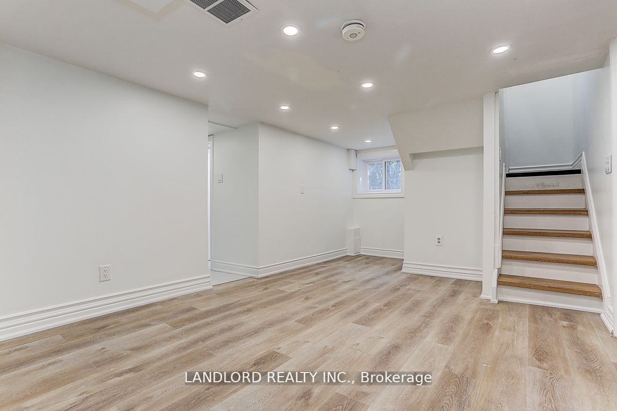1206 Broadview Ave, #Lower