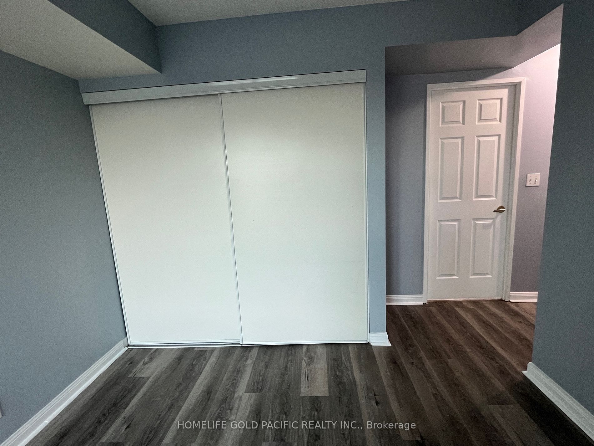 1 Lee Centre Dr, #903