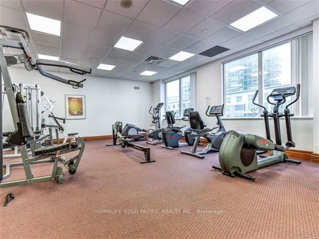 1 Lee Centre Dr, #903