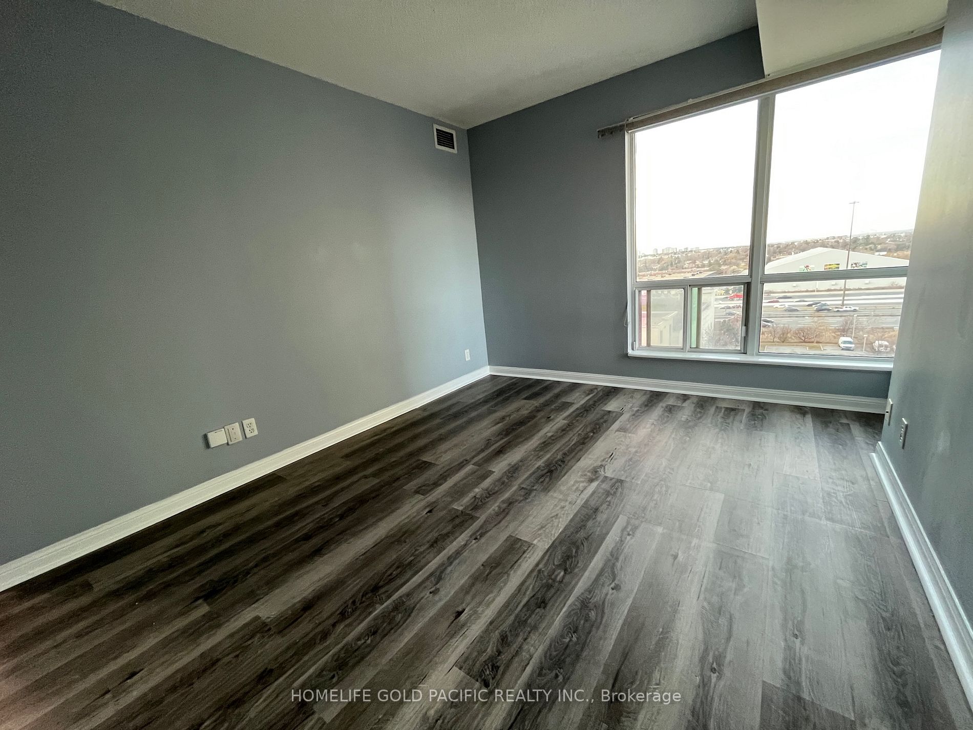 1 Lee Centre Dr, #903