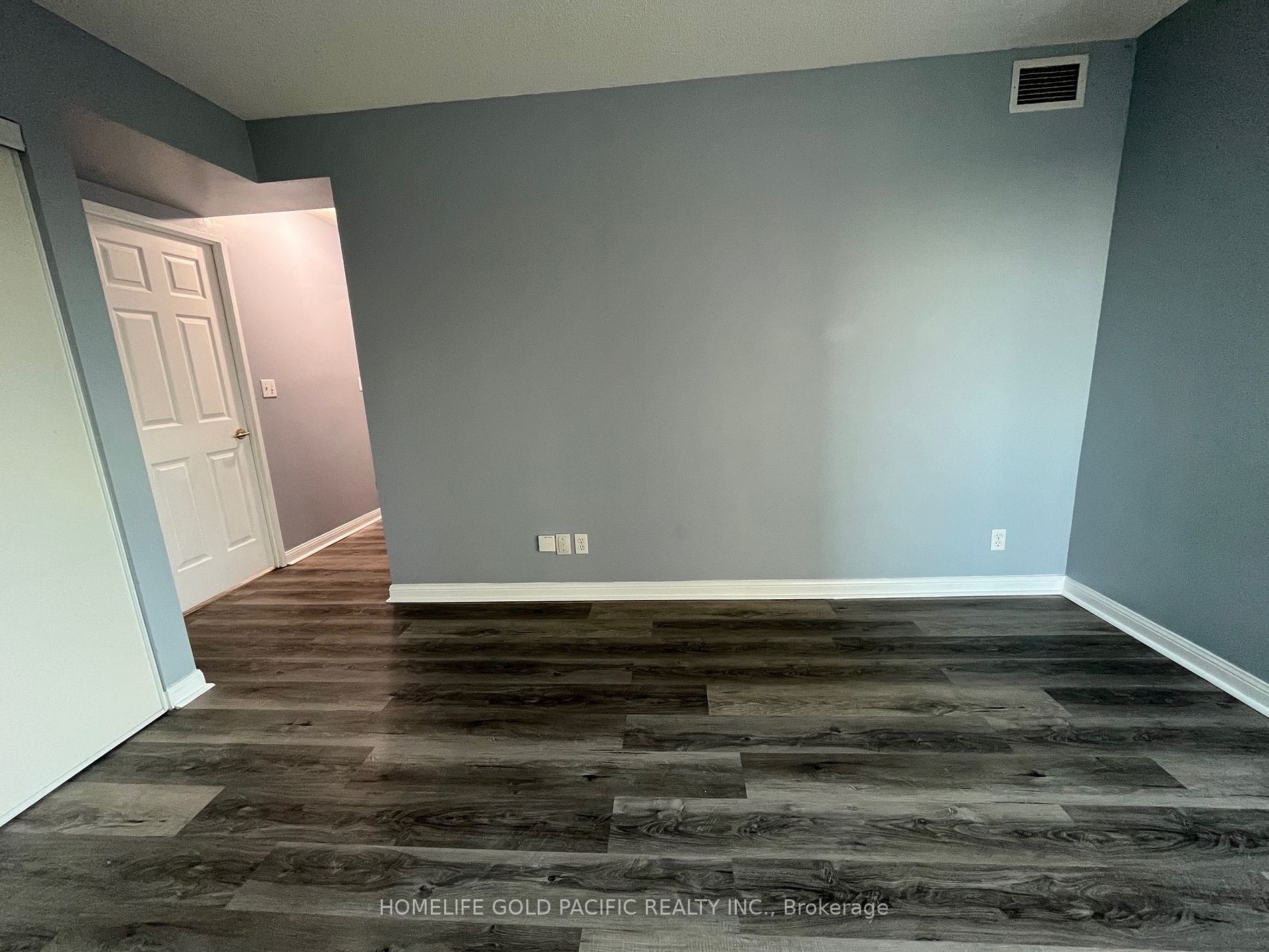 1 Lee Centre Dr, #903