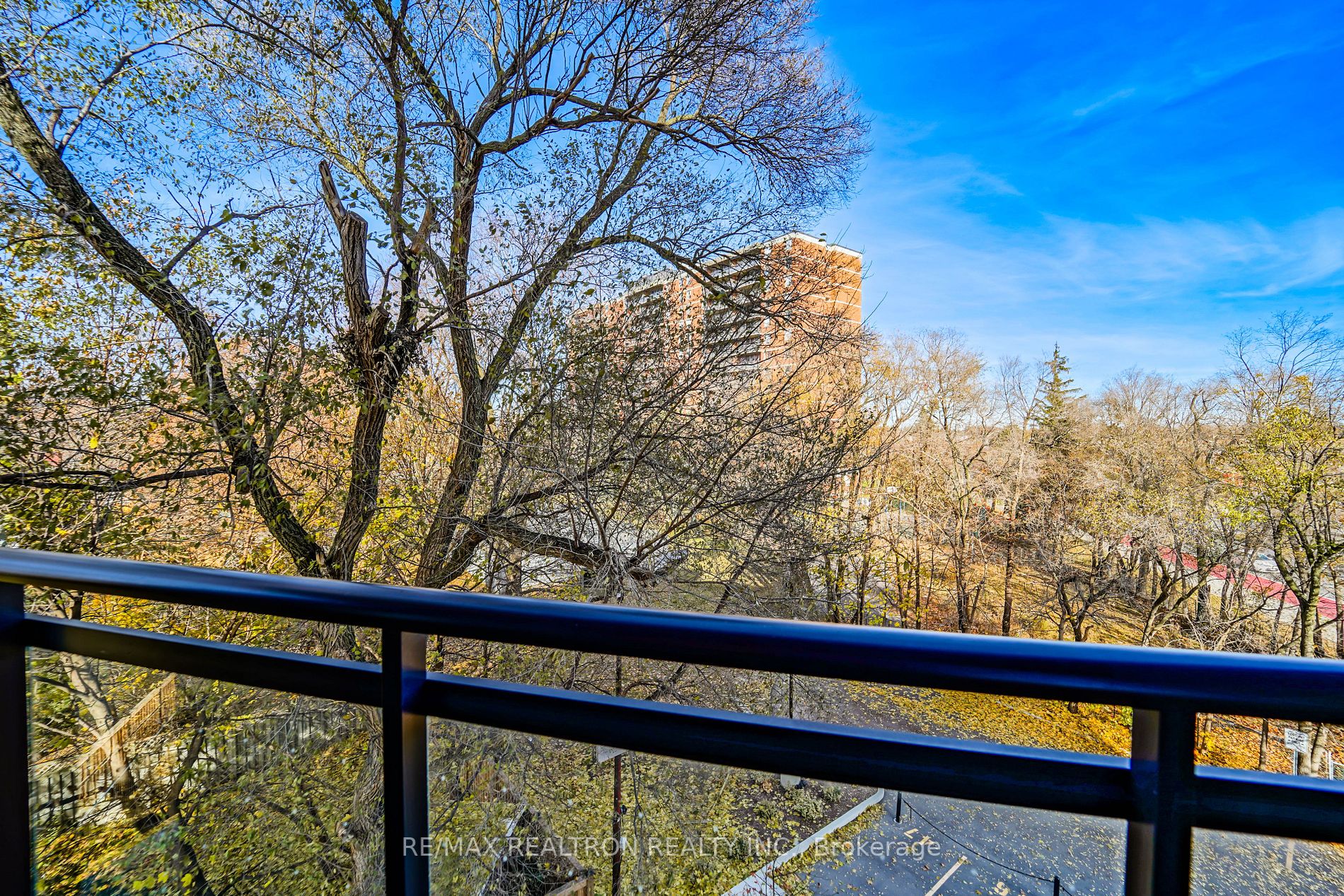 1 Falaise Rd, #412