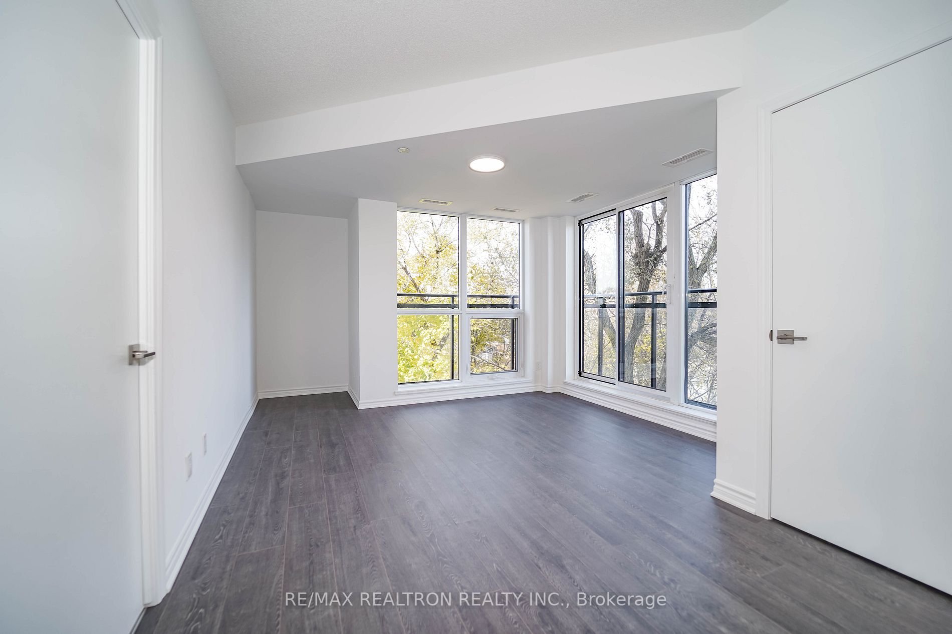 1 Falaise Rd, #412