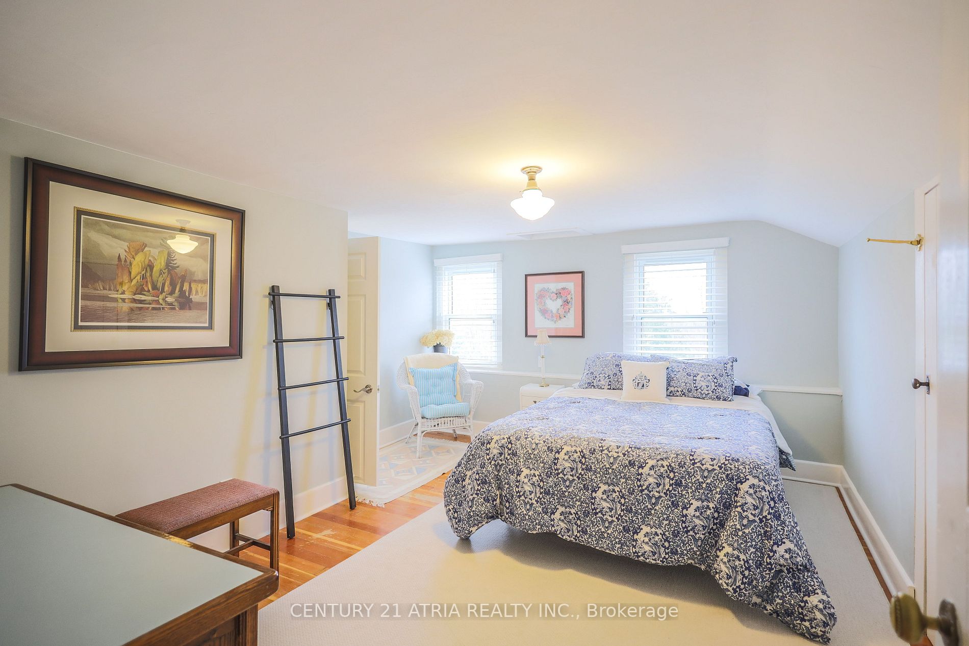 2415 6th Concession Rd