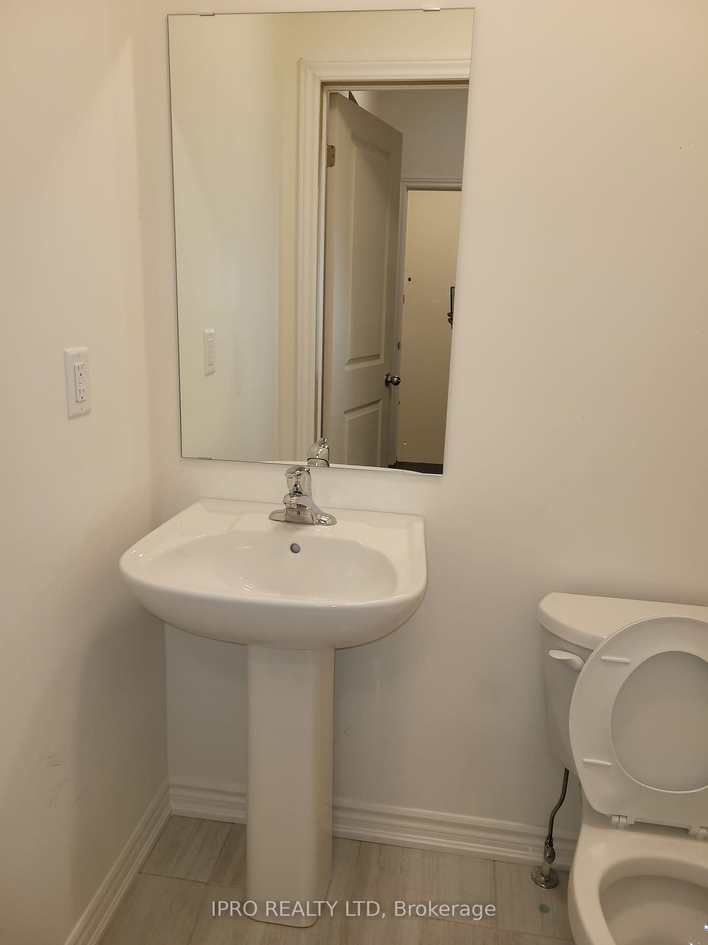 1222 Rexton Dr