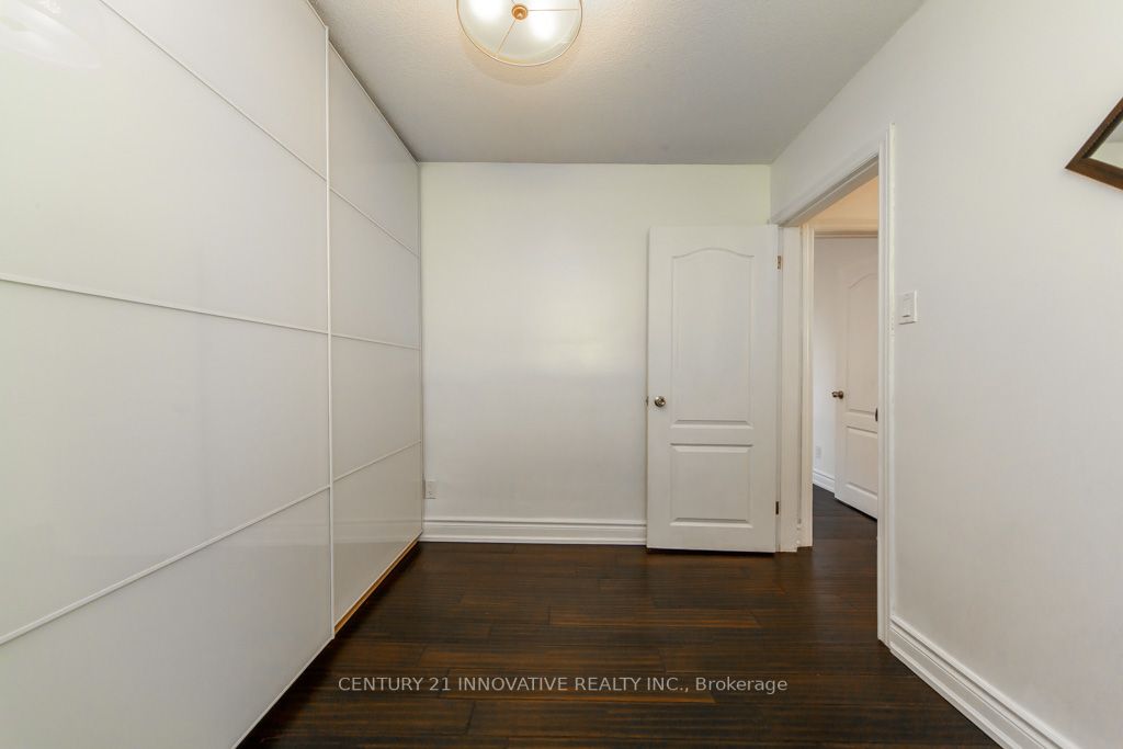135 Queensbury Avenue