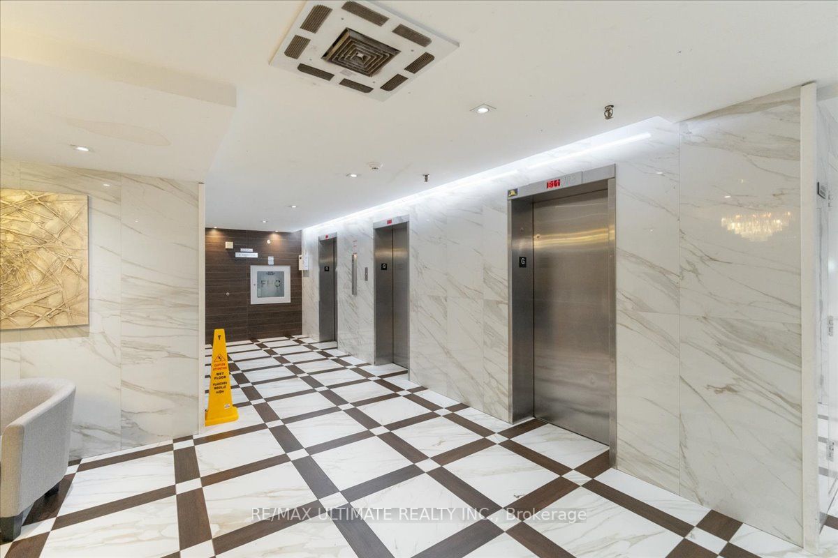 100 Wingarden Crt, #913