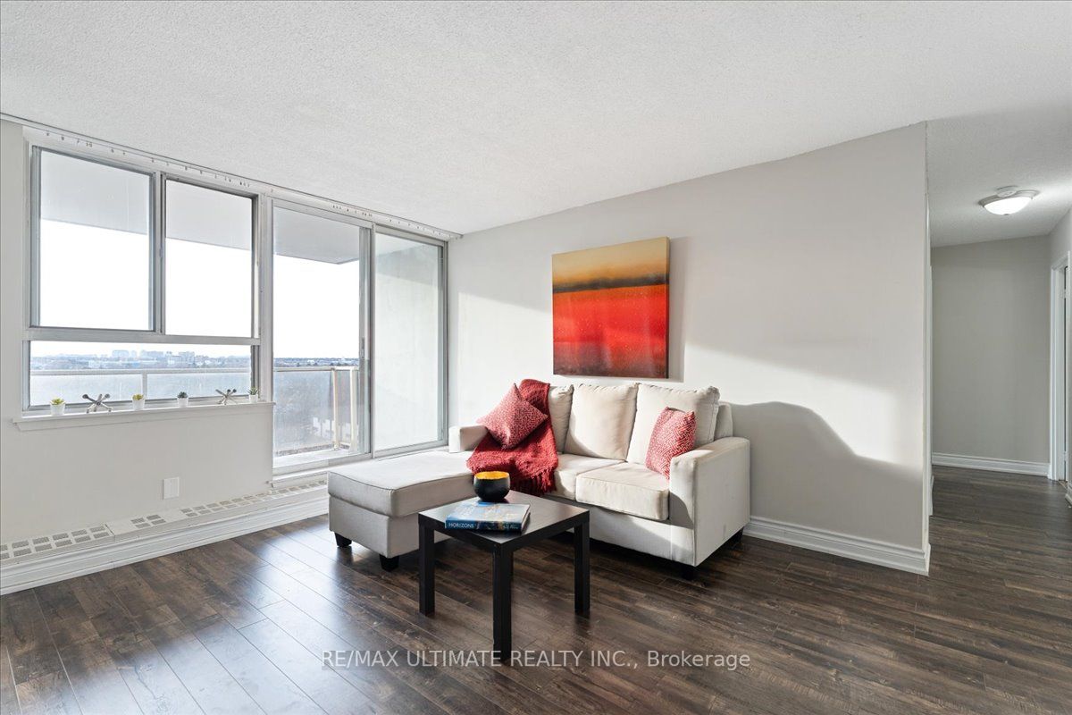 100 Wingarden Crt, #913