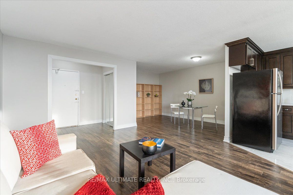 100 Wingarden Crt, #913