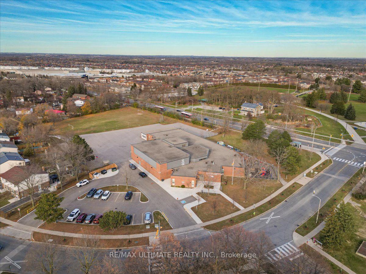 100 Wingarden Crt, #913