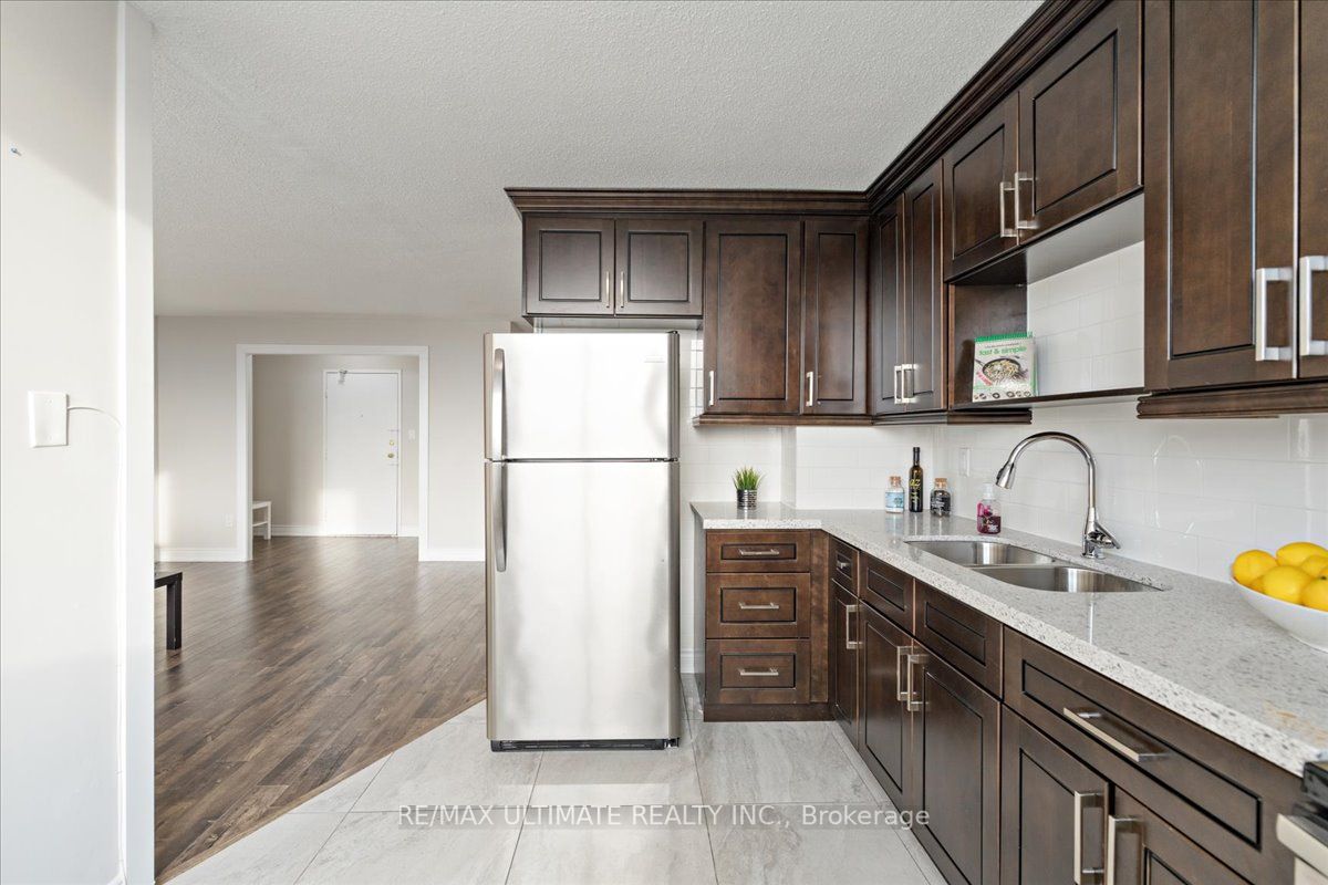 100 Wingarden Crt, #913