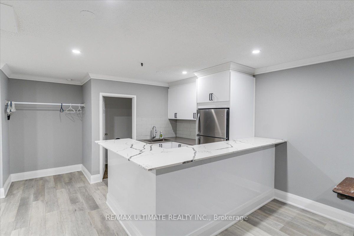 100 Wingarden Crt, #913