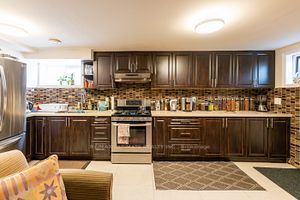 28 Clifford Crt