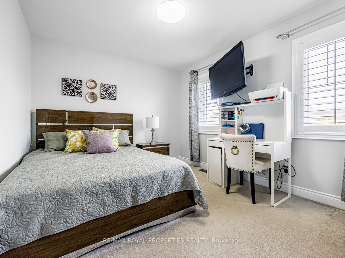 102 Sumersford Drive