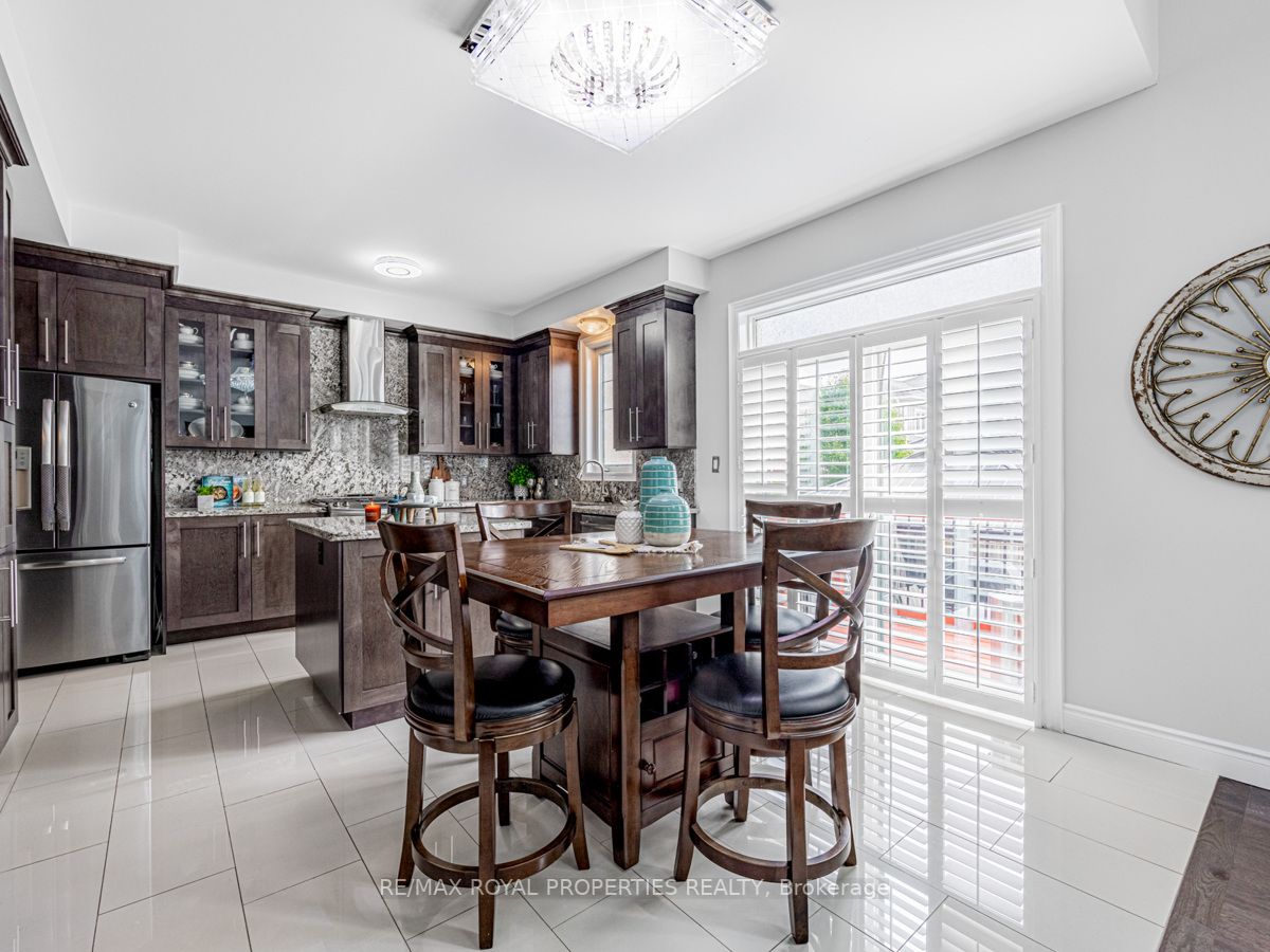 102 Sumersford Drive