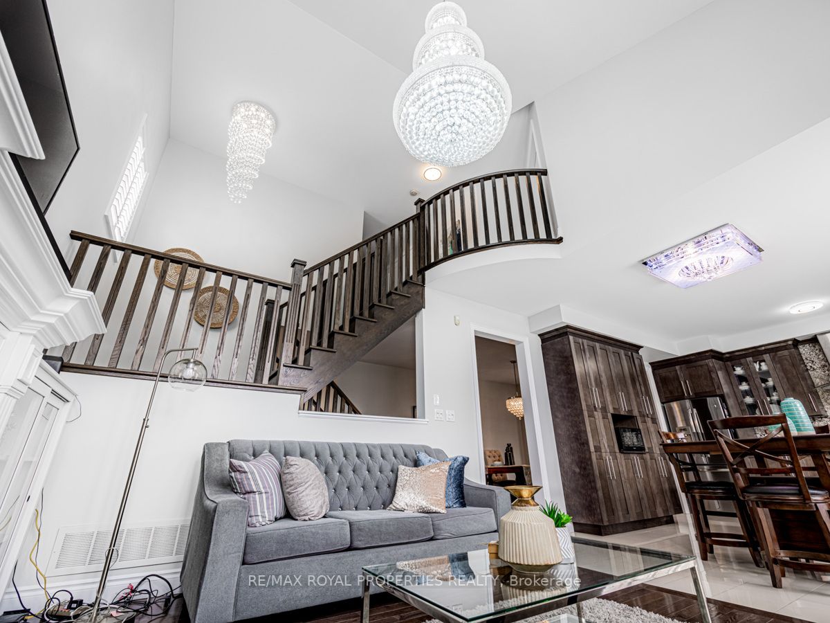 102 Sumersford Drive
