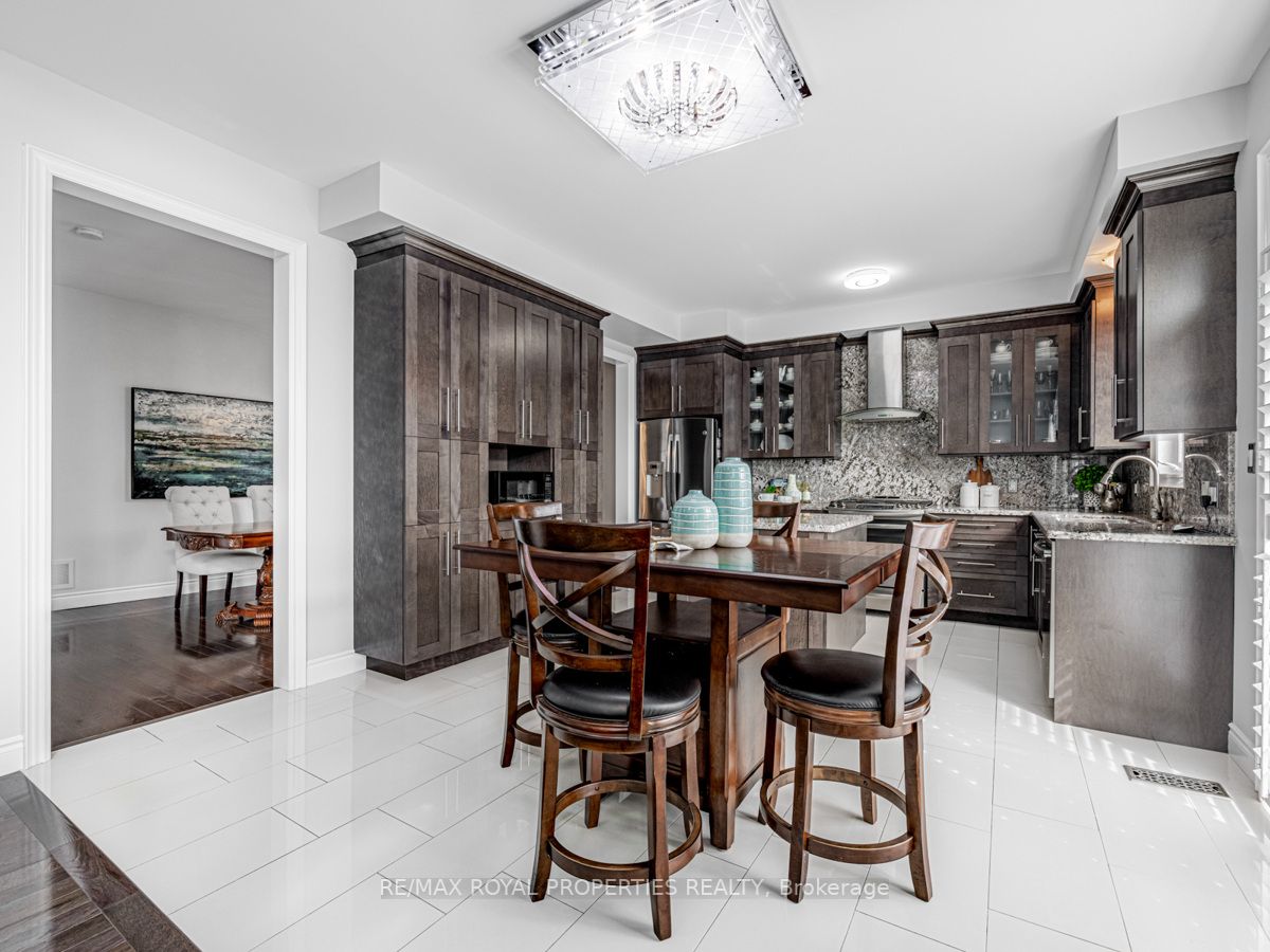 102 Sumersford Drive