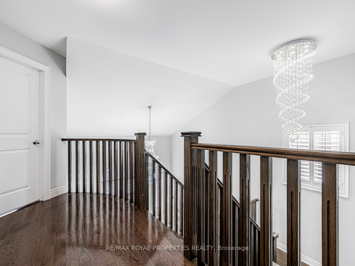 102 Sumersford Drive