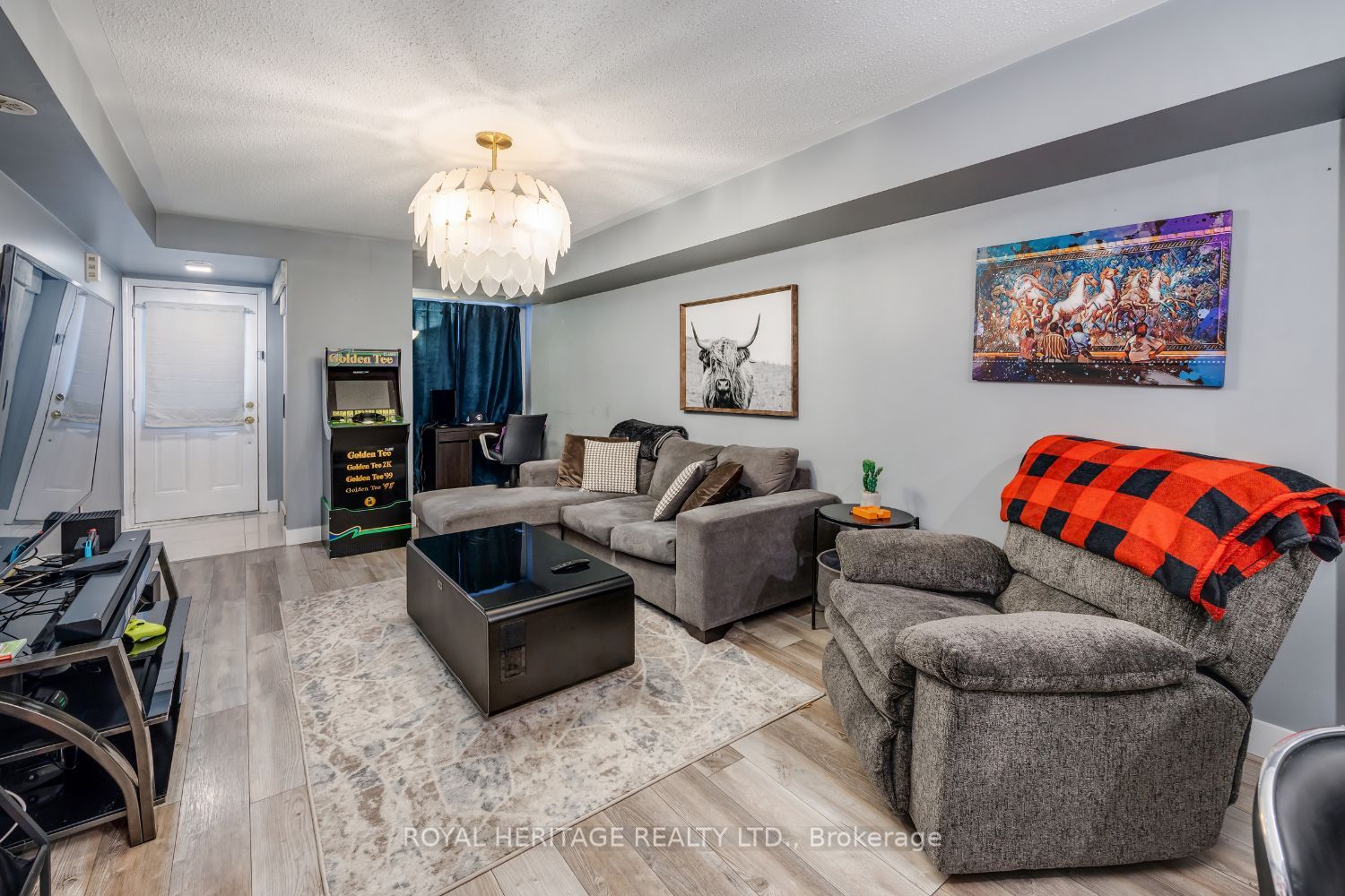 68 Abela Lane, #8