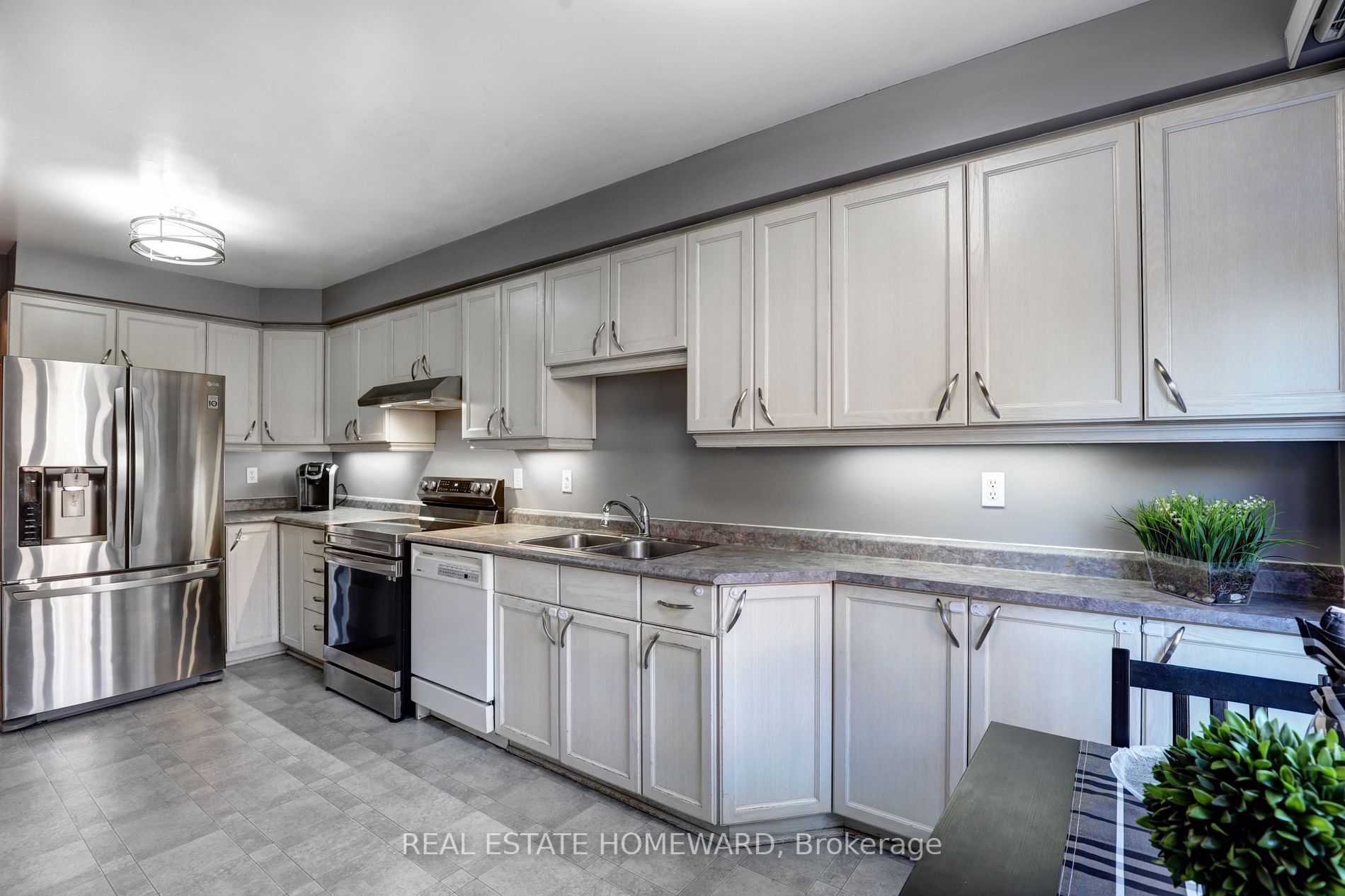 14 Barnes Dr