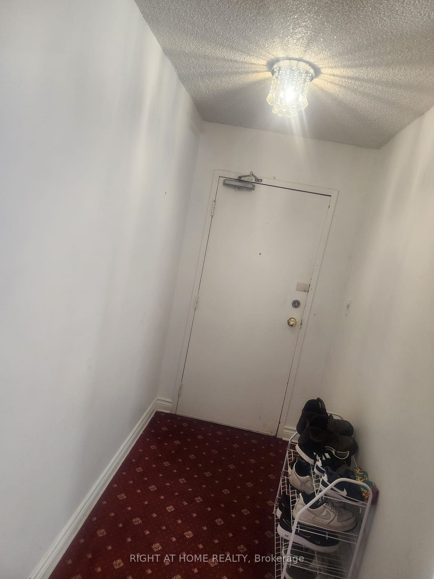 100 Wingarden Crt, #410