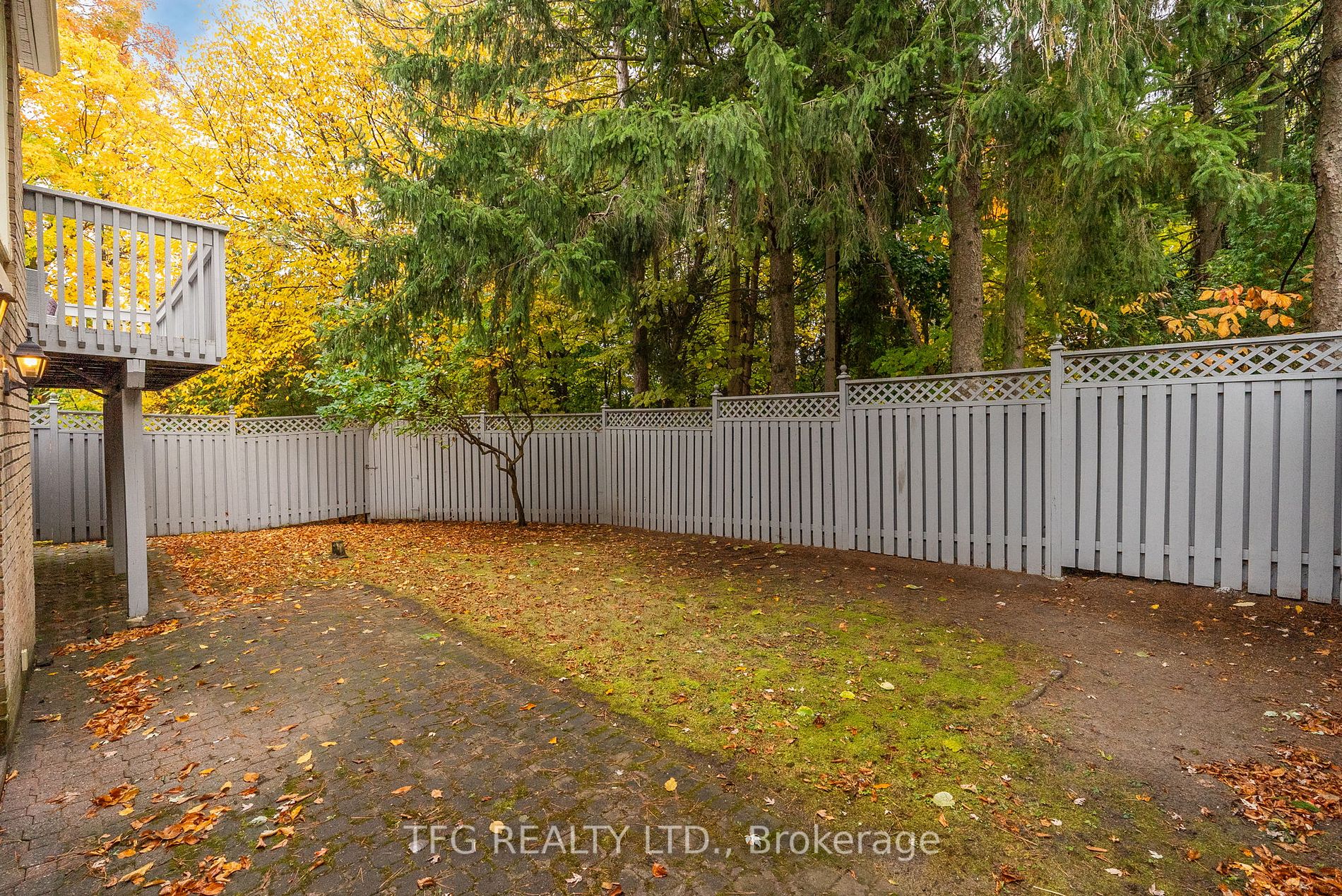 23 Kingswood Dr