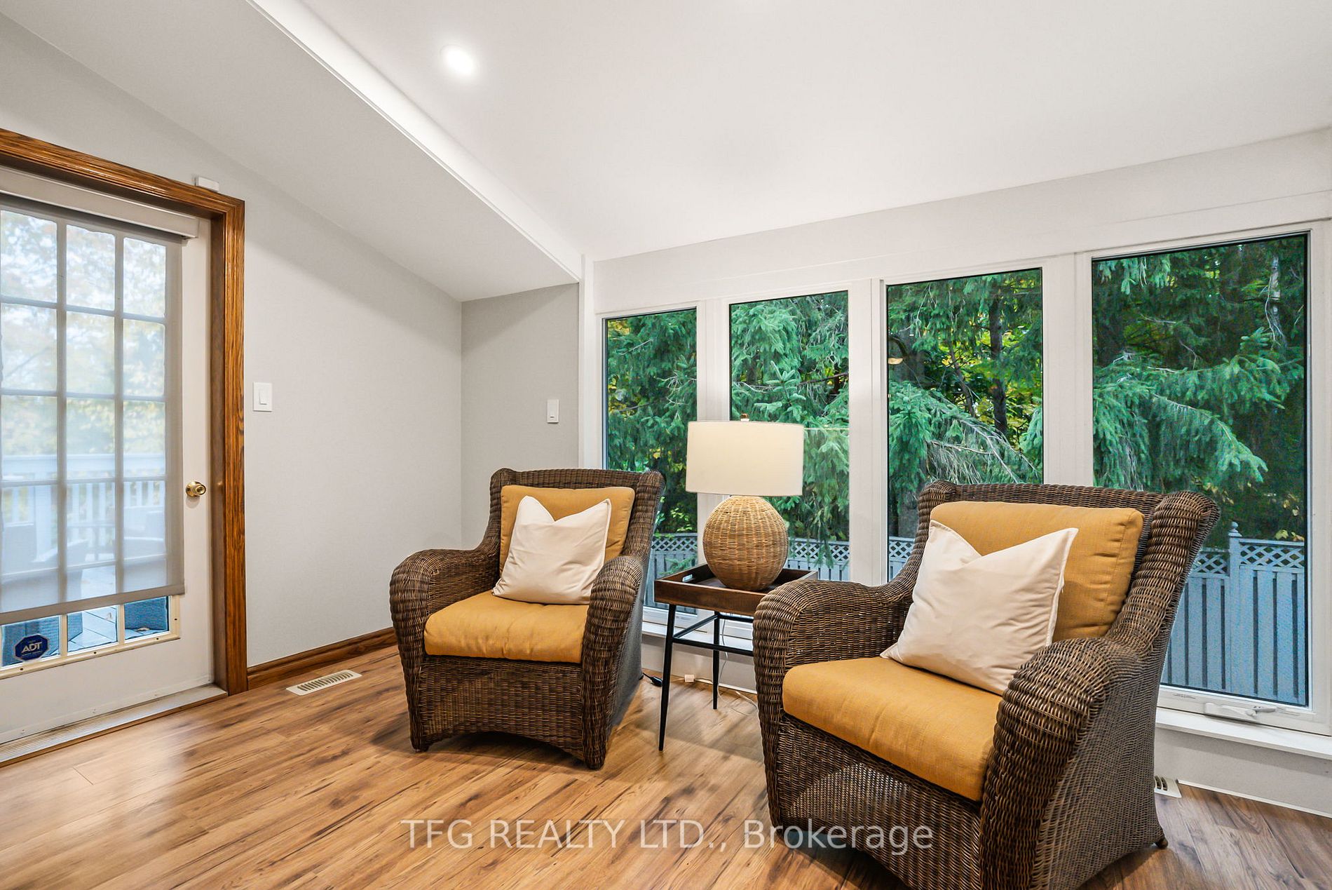 23 Kingswood Dr
