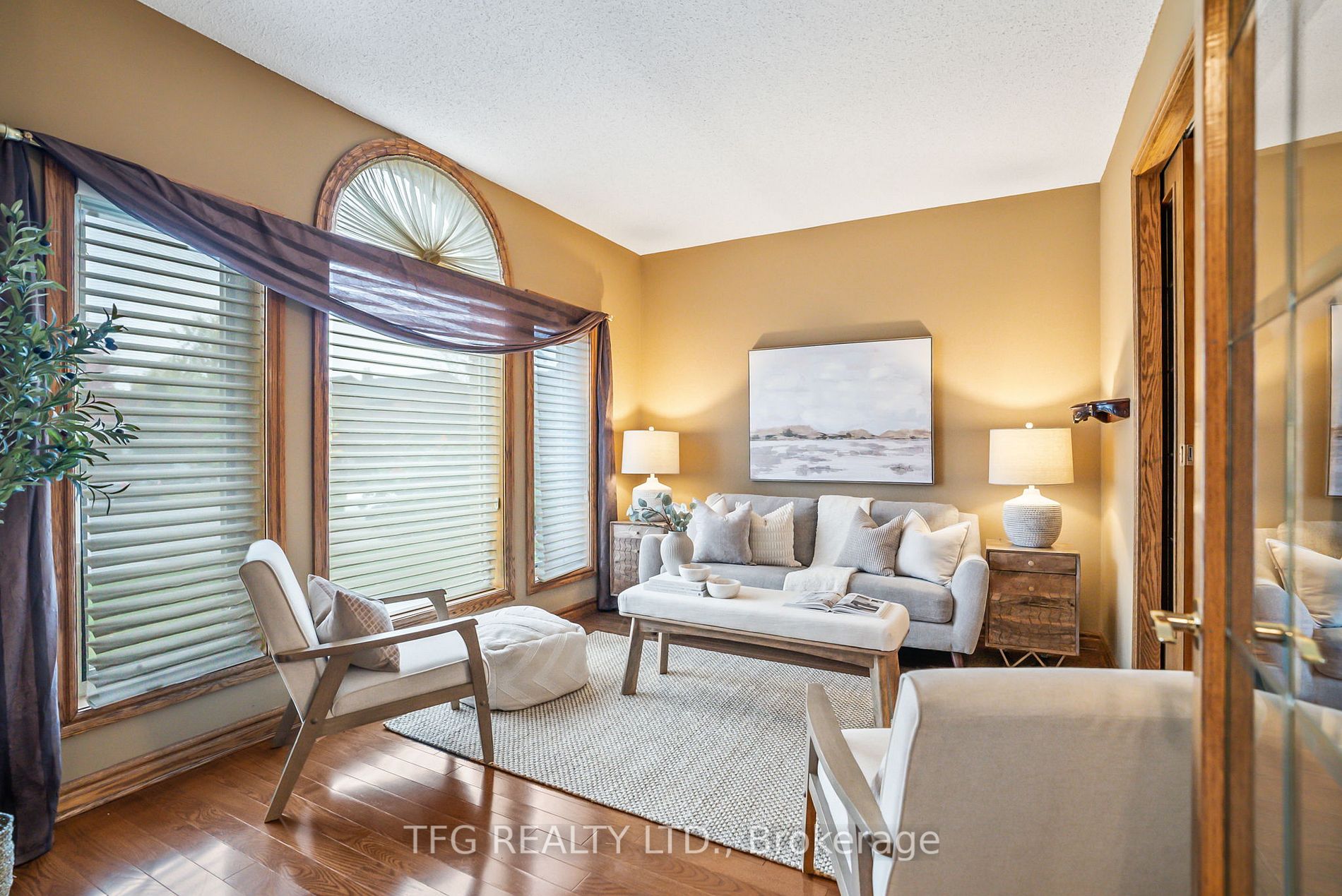 23 Kingswood Dr