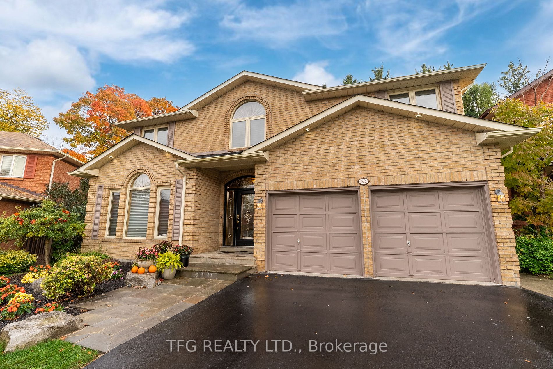 23 Kingswood Dr