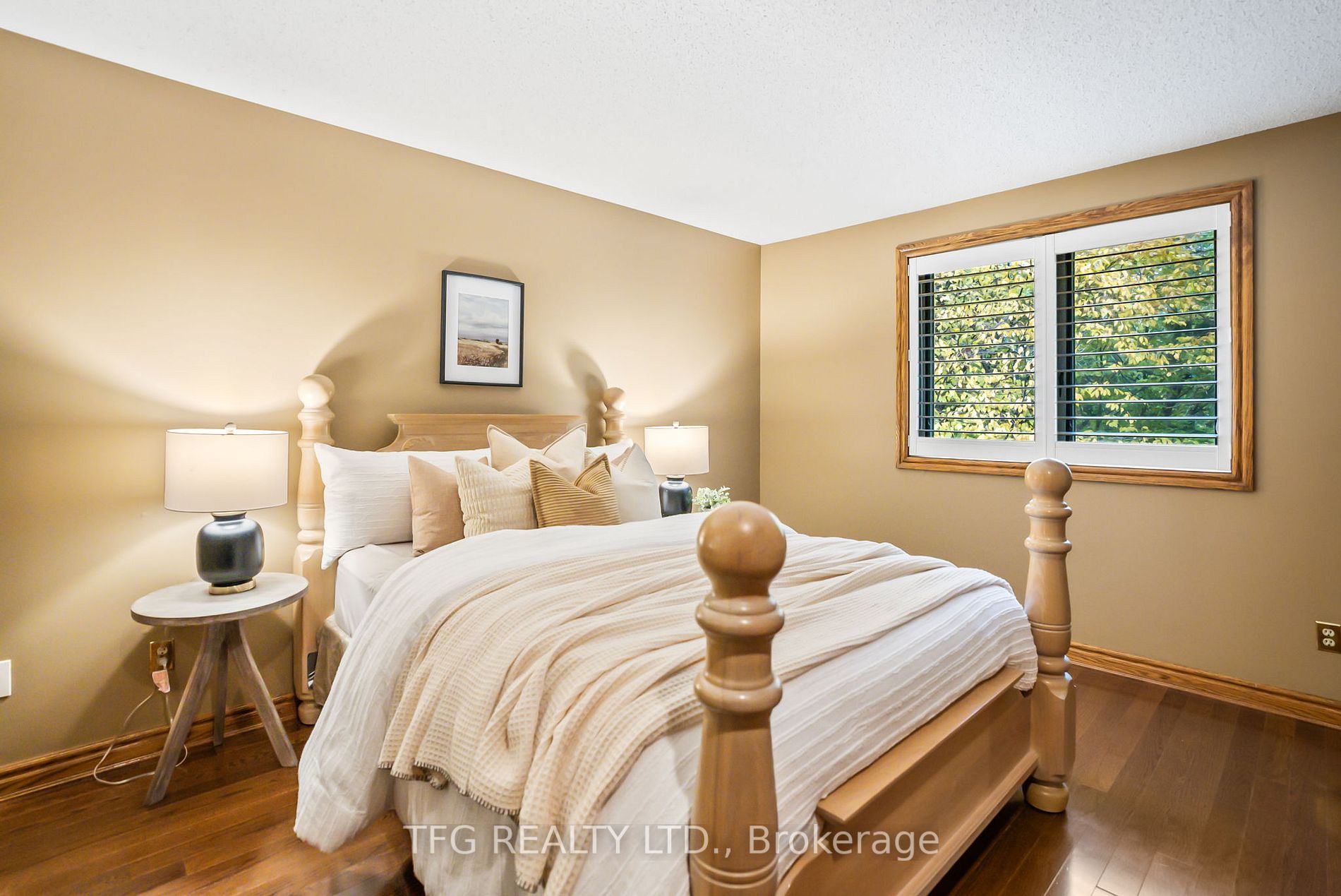 23 Kingswood Dr