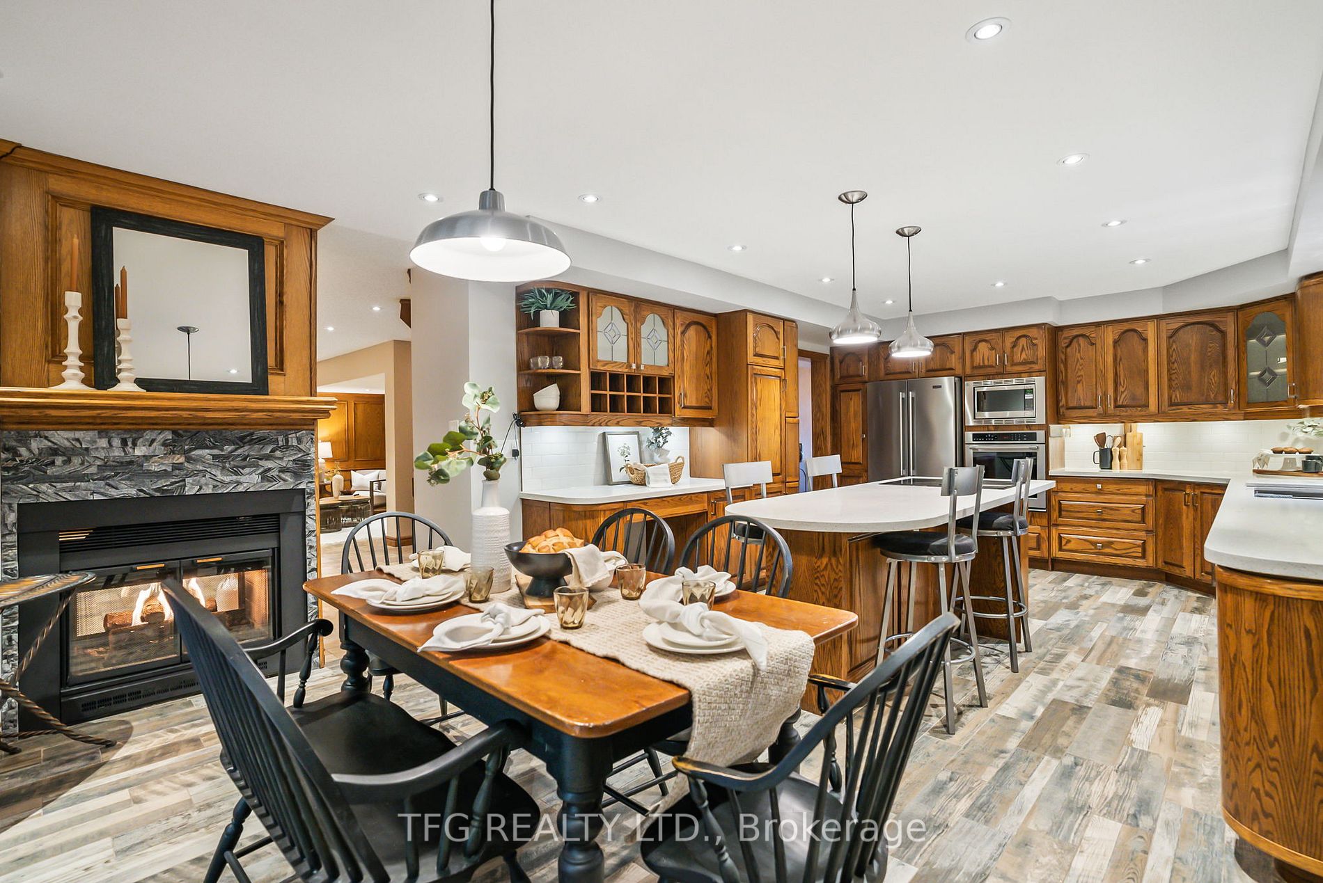 23 Kingswood Dr