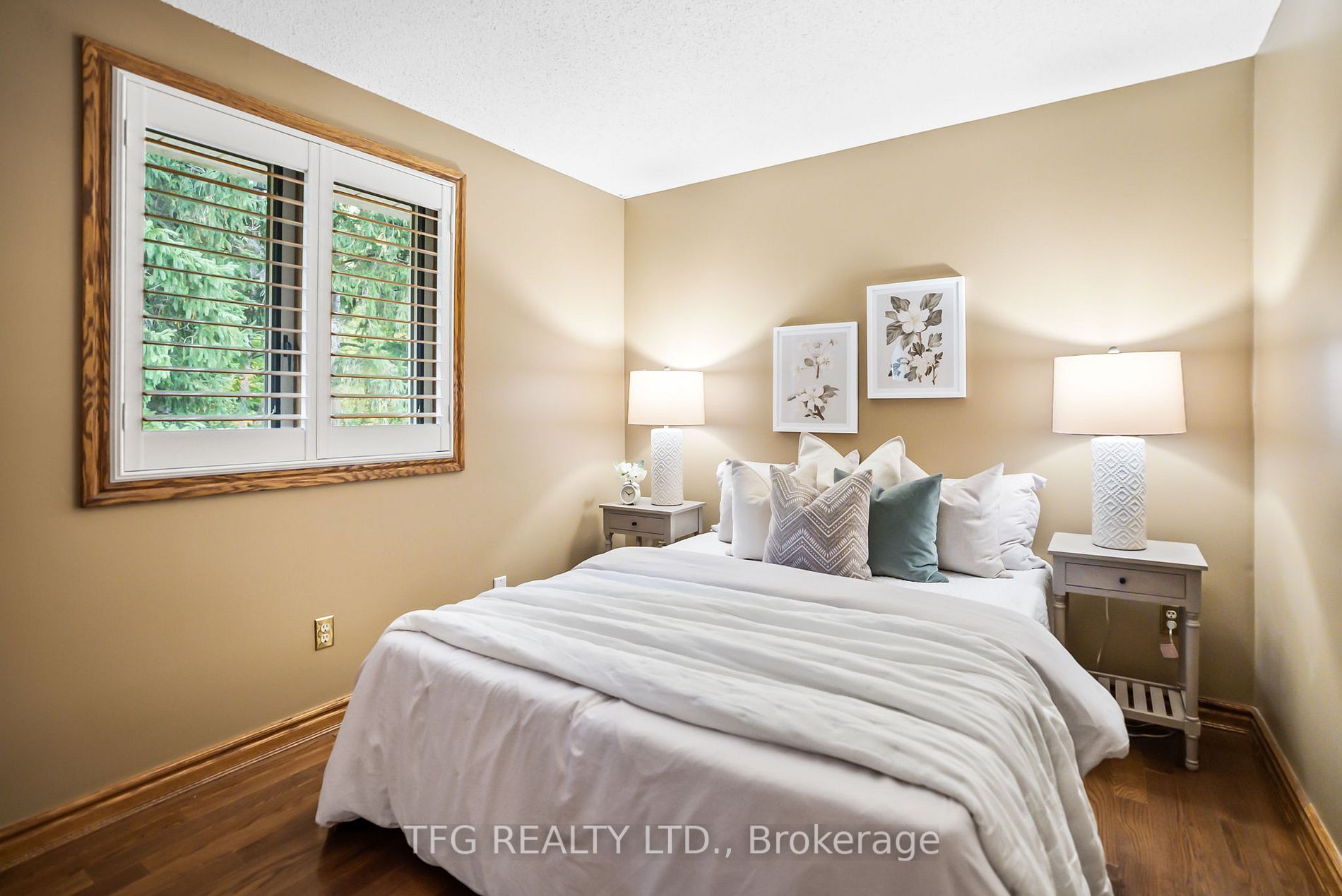 23 Kingswood Dr
