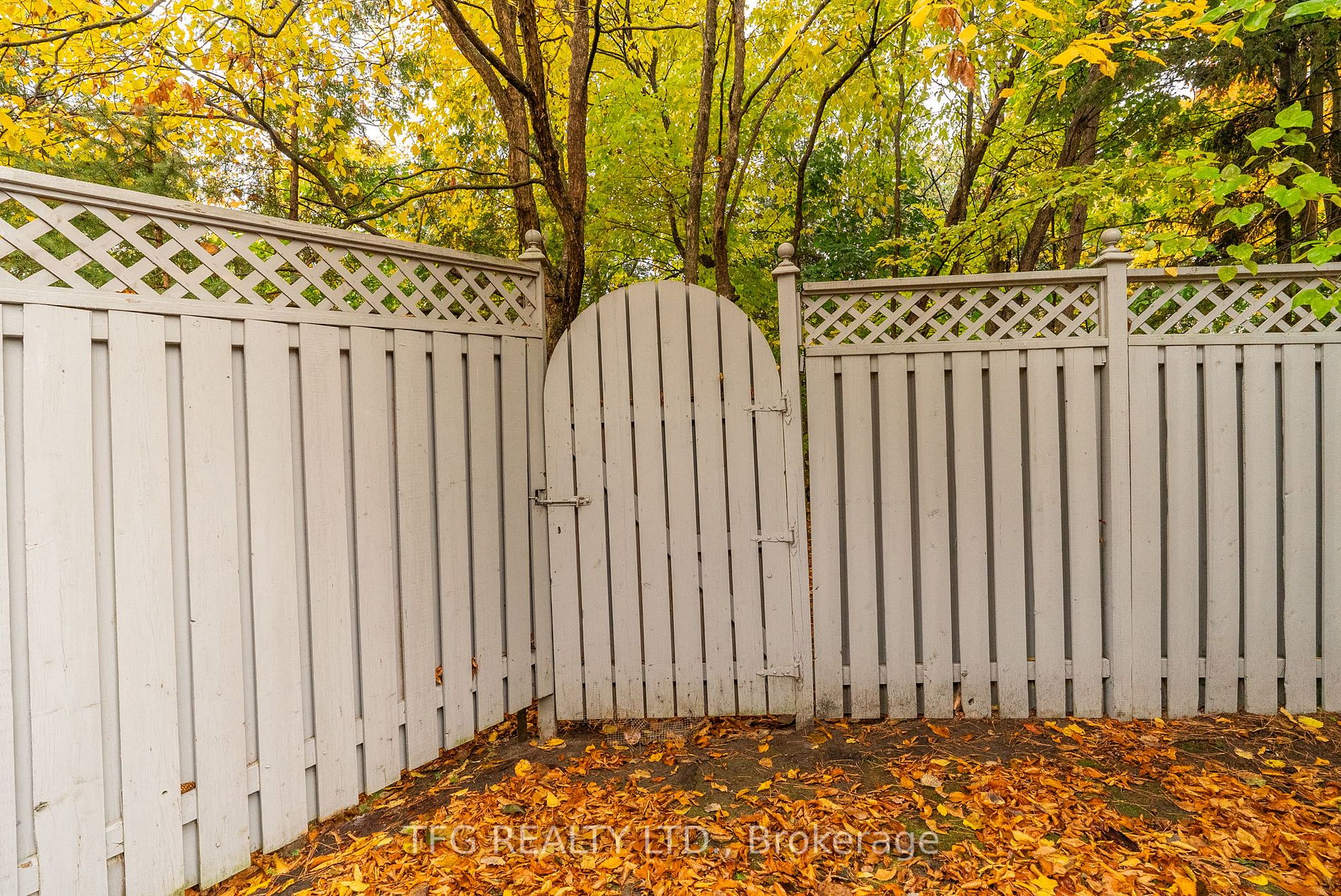 23 Kingswood Dr