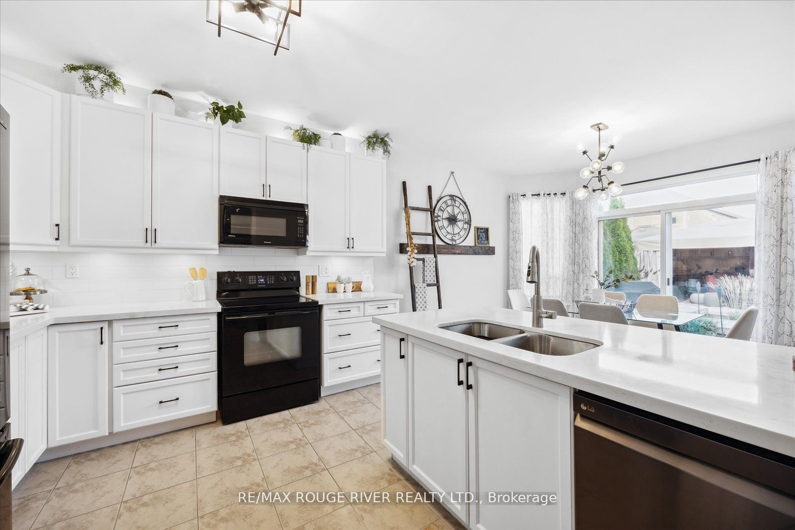 5 Rockland Crescent