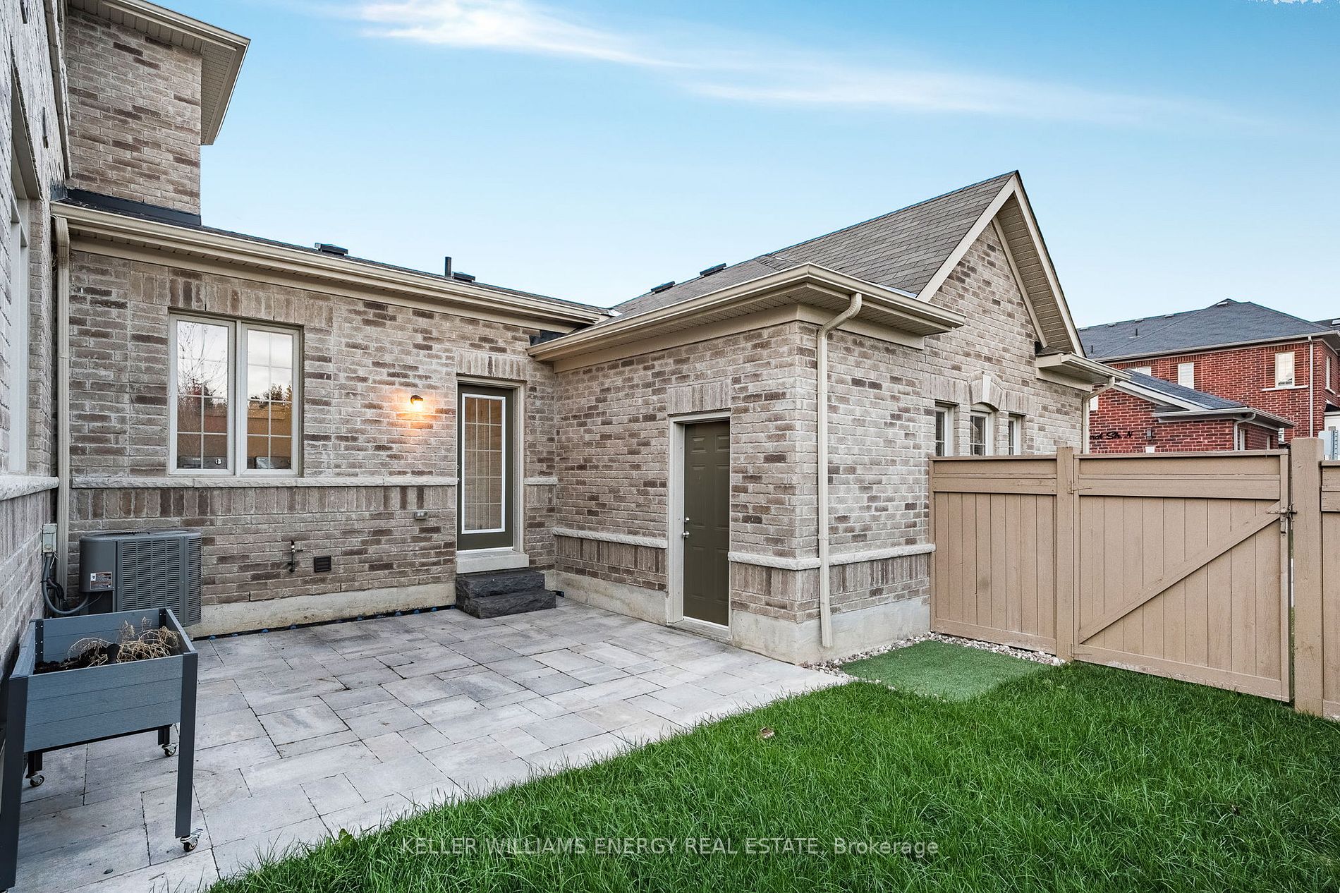 2 Drayton Avenue