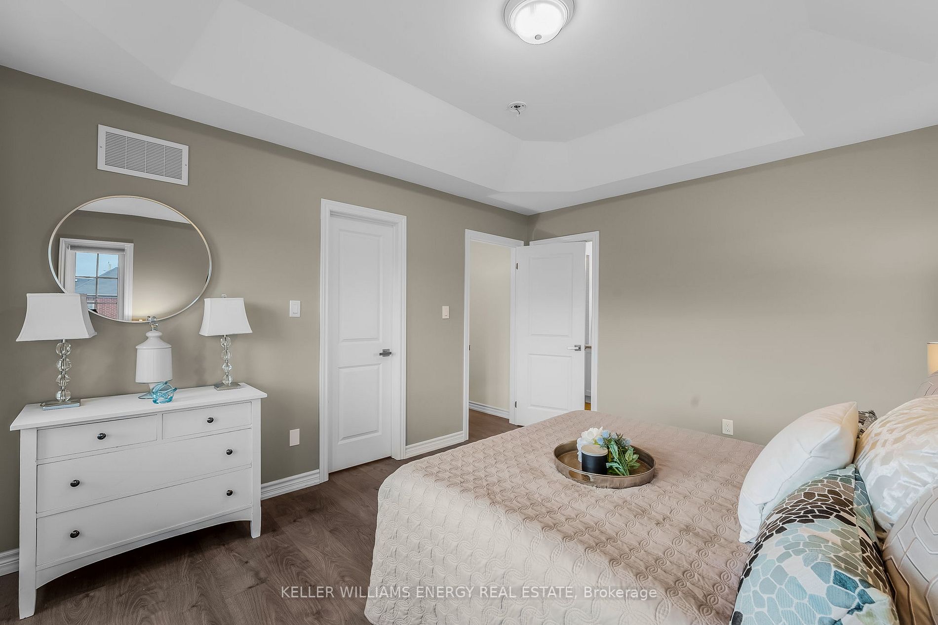2 Drayton Avenue
