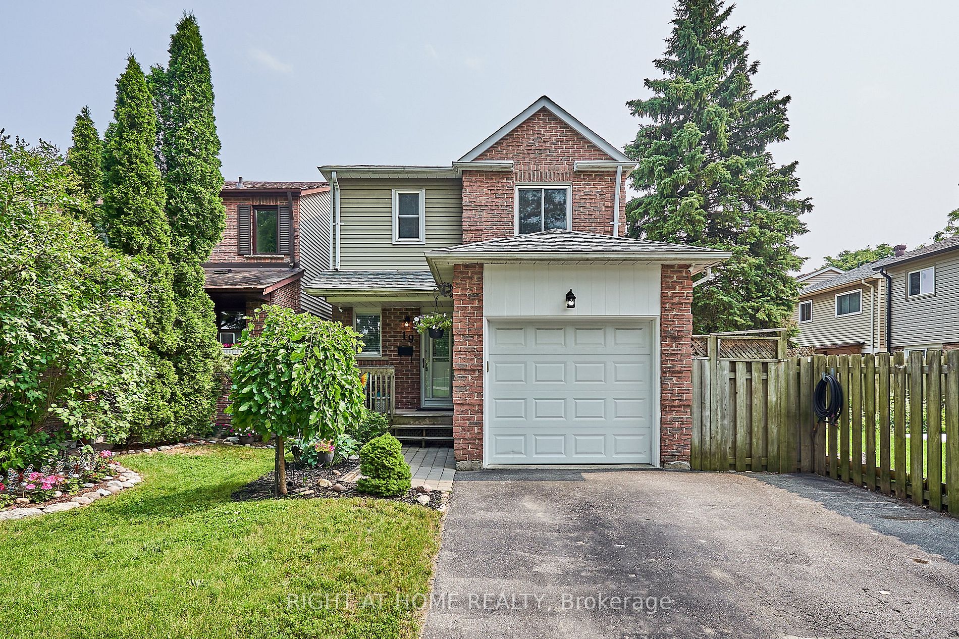 19 Greenfield Crescent