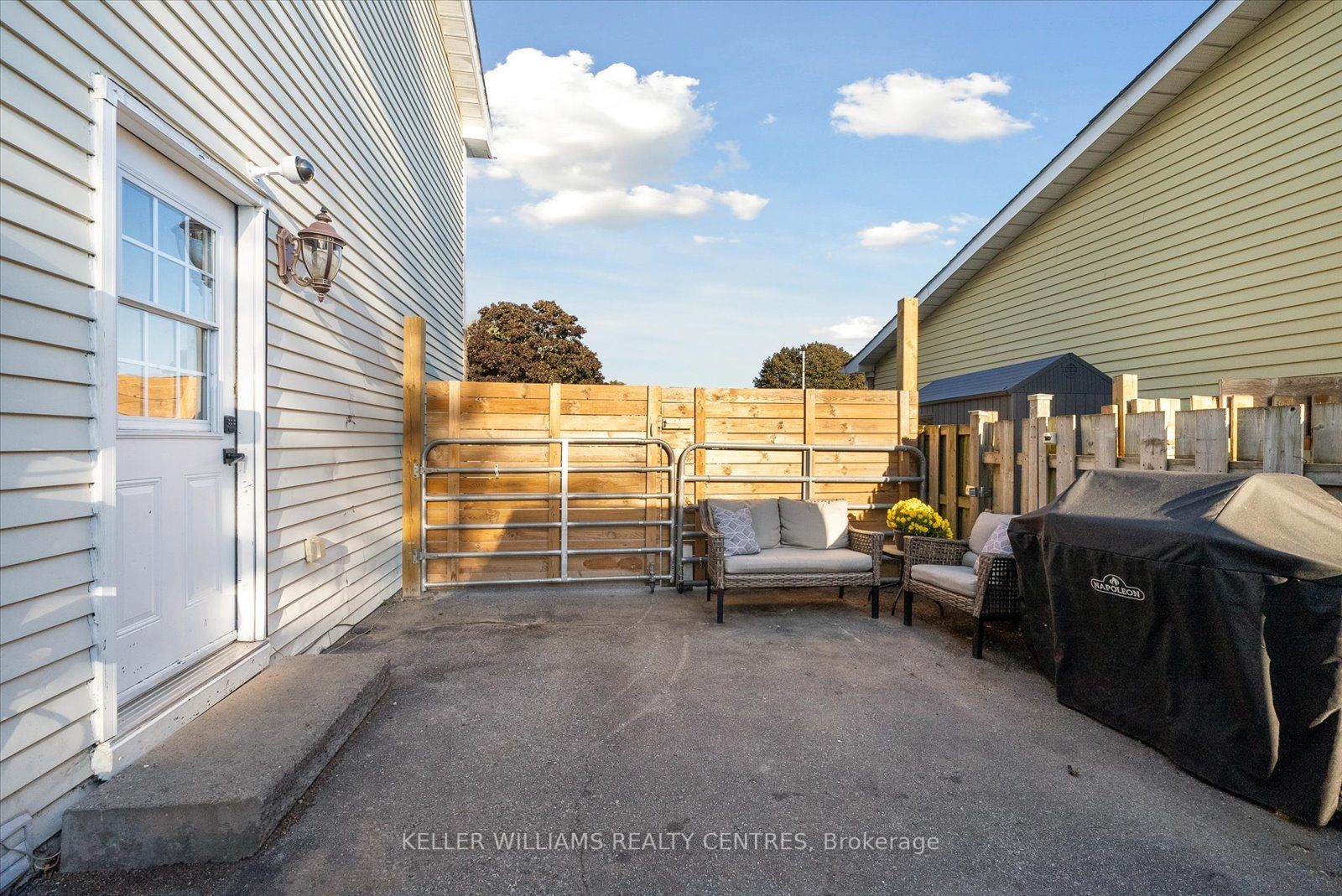22 Roser Cres