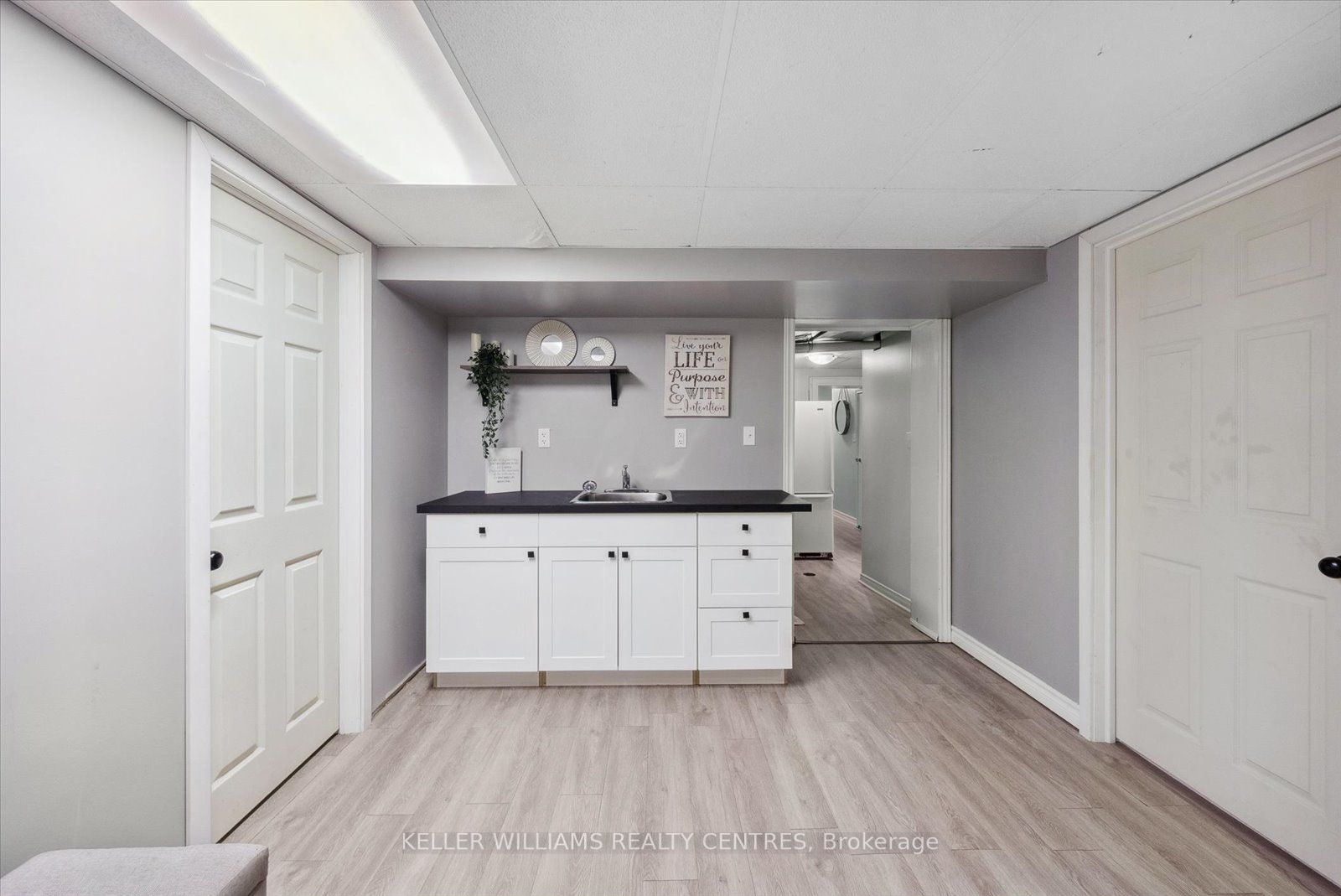 22 Roser Cres