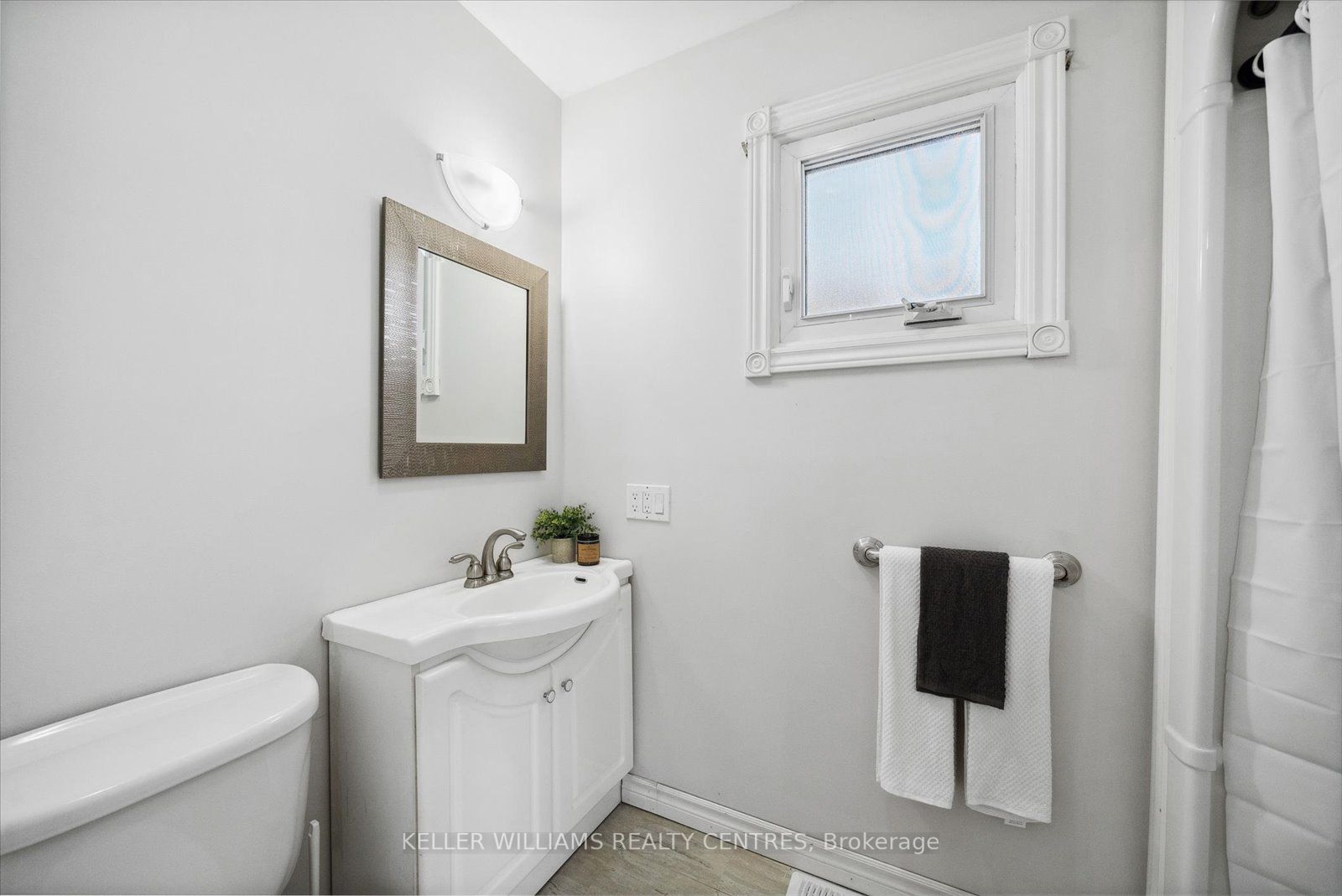 22 Roser Cres